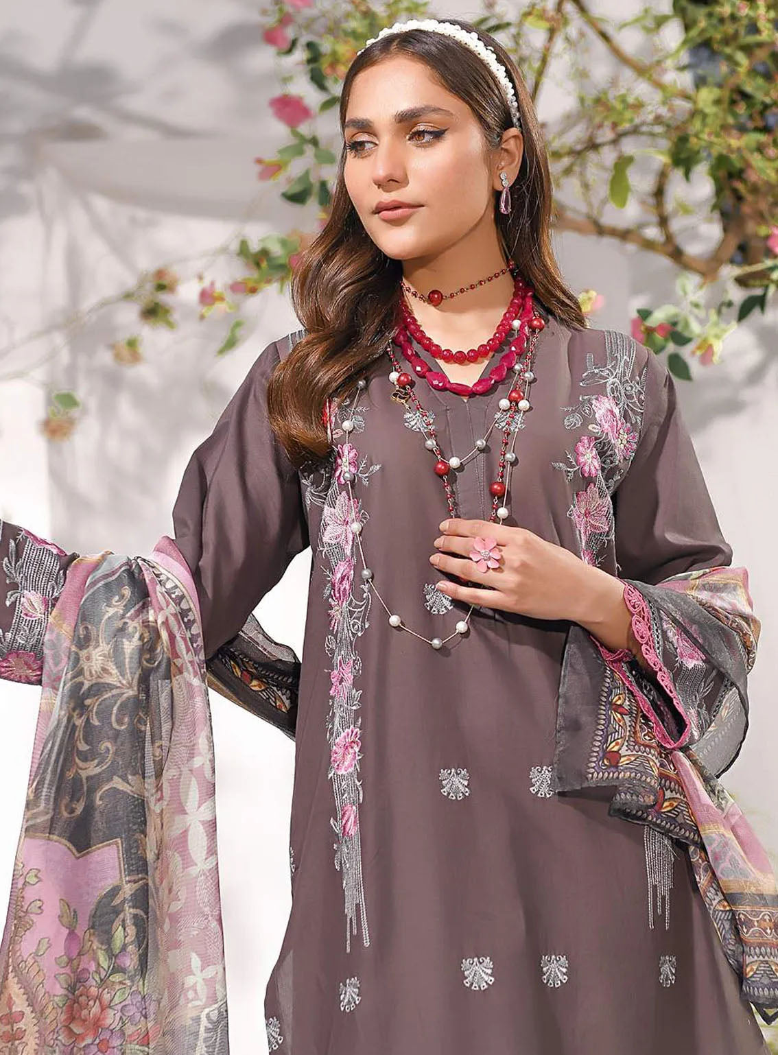 Qasr-e-Zebaish By Addee Embroidered Lawn Suits Stitched 3 Piece - AD24QZ SM-040 Qasr-e-Zebaish By Addee Embroidered Lawn Suits Stitched 3 Piece - AD24QZ SM-040