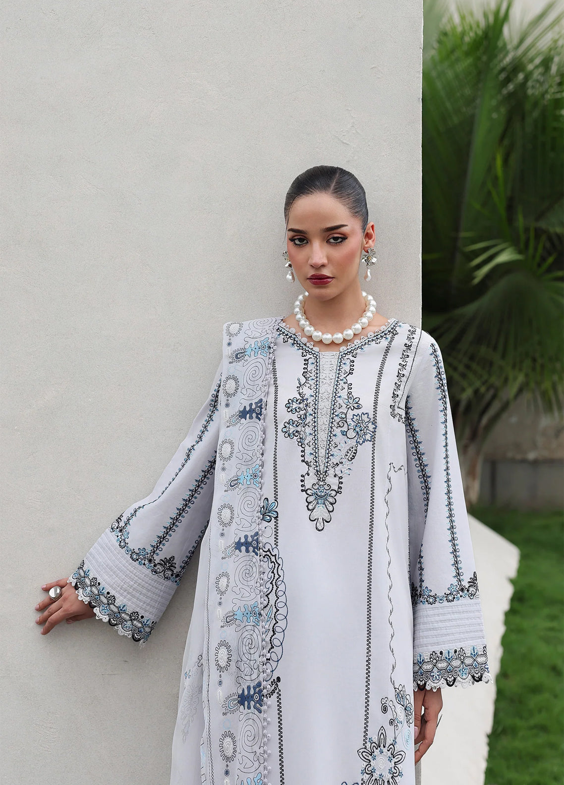 Qline By Qalamkar Embroidered Lawn 3 Piece Unstitched Suit QLM26QLL D-QKL-03 SAMIA Qline By Qalamkar Embroidered Lawn 3 Piece Unstitched Suit QLM26QLL D-QKL-03 SAMIA