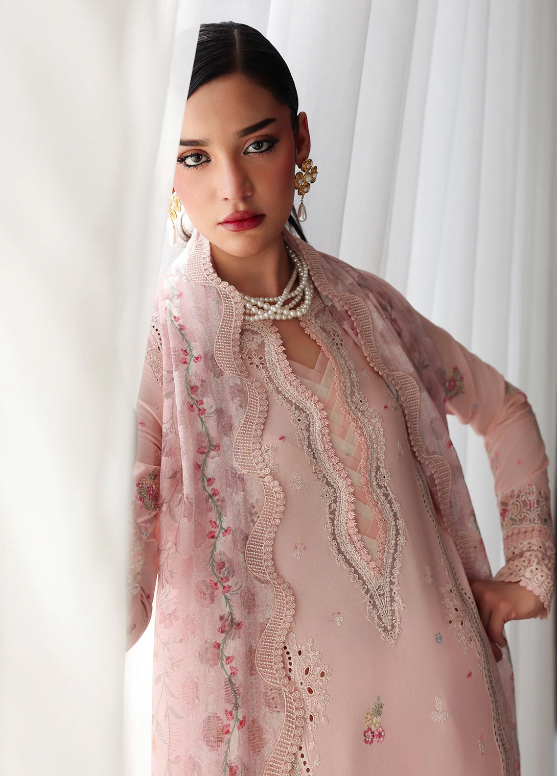 Qline By Qalamkar Embroidered Lawn 3 Piece Unstitched Suit QLM26QLL D-QKL-04 NAIRA Qline By Qalamkar Embroidered Lawn 3 Piece Unstitched Suit QLM26QLL D-QKL-04 NAIRA