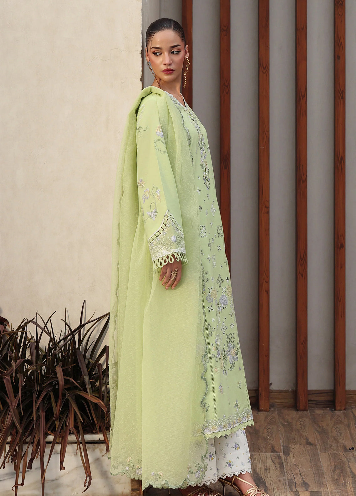 Qline By Qalamkar Embroidered Lawn 3 Piece Unstitched Suit QLM26QLL D-QKL-05 AYANA Qline By Qalamkar Embroidered Lawn 3 Piece Unstitched Suit QLM26QLL D-QKL-05 AYANA