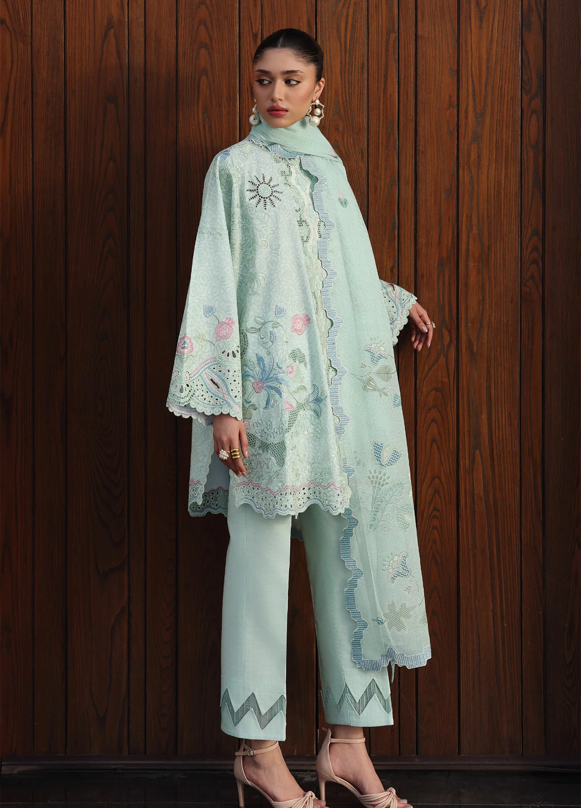 Qline By Qalamkar Embroidered Lawn 3 Piece Unstitched Suit QLM26QLL D-QKL-07 LEYA Qline By Qalamkar Embroidered Lawn 3 Piece Unstitched Suit QLM26QLL D-QKL-07 LEYA