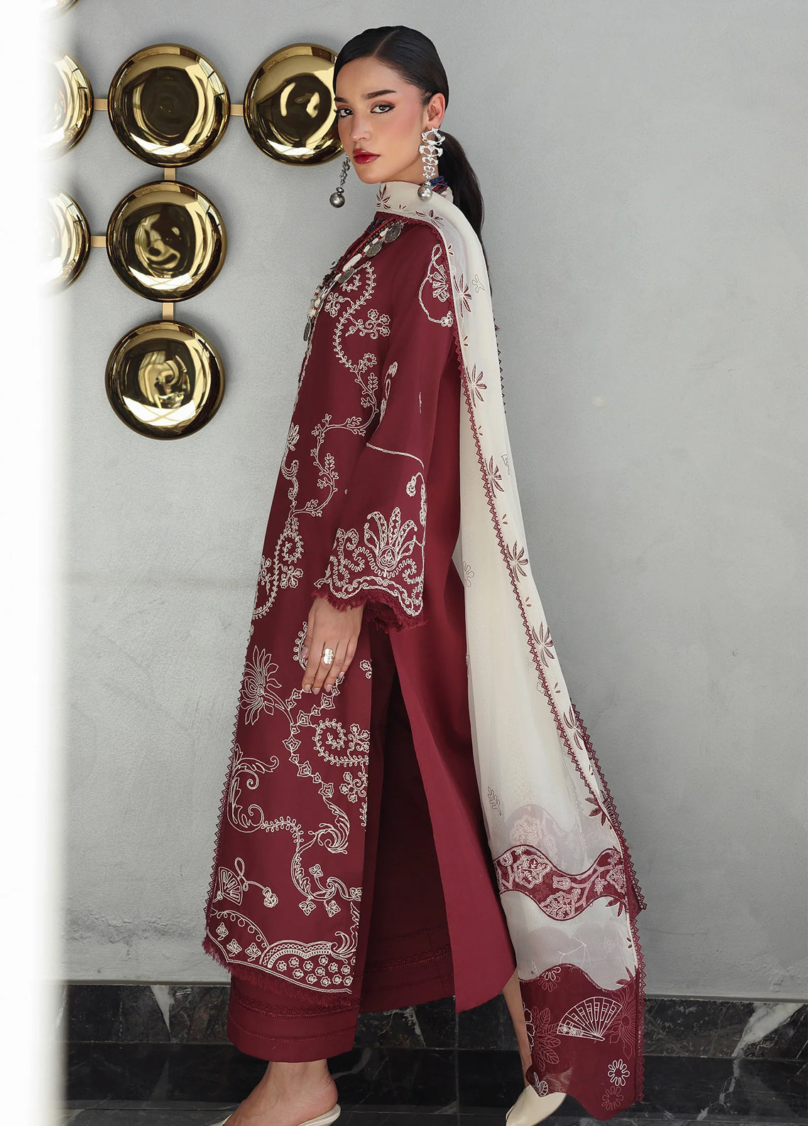 Qline By Qalamkar Embroidered Lawn 3 Piece Unstitched Suit QLM26QLL D-QKL-08 NISA Qline By Qalamkar Embroidered Lawn 3 Piece Unstitched Suit QLM26QLL D-QKL-08 NISA