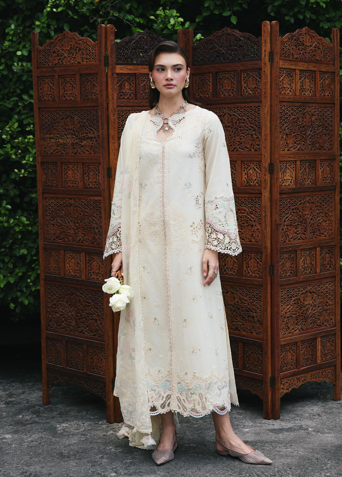 Qline by Qalamkar Embroidered Chikankari Lawn 3 Piece Unstitched Suit QLM26QL RP-01 SAVERA Qline by Qalamkar Embroidered Chikankari Lawn 3 Piece Unstitched Suit QLM26QL RP-01 SAVERA