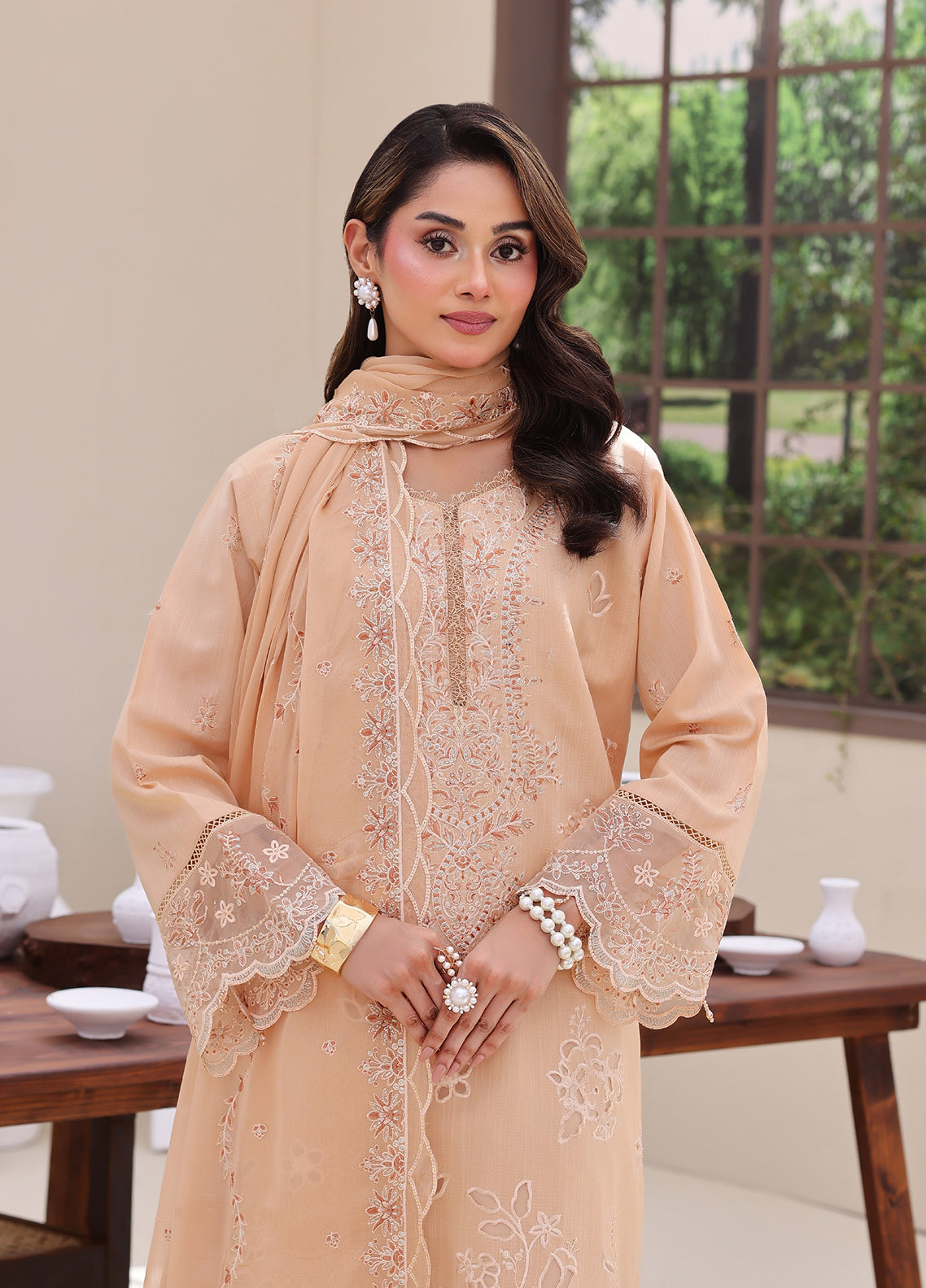 Queen Of Hearts By Schick Embroidered Lawn 3 Piece Unstitched Suit SDH26QOH D-02 Queen Of Hearts By Schick Embroidered Lawn 3 Piece Unstitched Suit SDH26QOH D-02