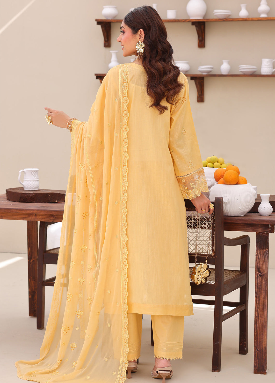 Queen Of Hearts By Schick Embroidered Lawn 3 Piece Unstitched Suit SDH26QOH D-05 Queen Of Hearts By Schick Embroidered Lawn 3 Piece Unstitched Suit SDH26QOH D-05