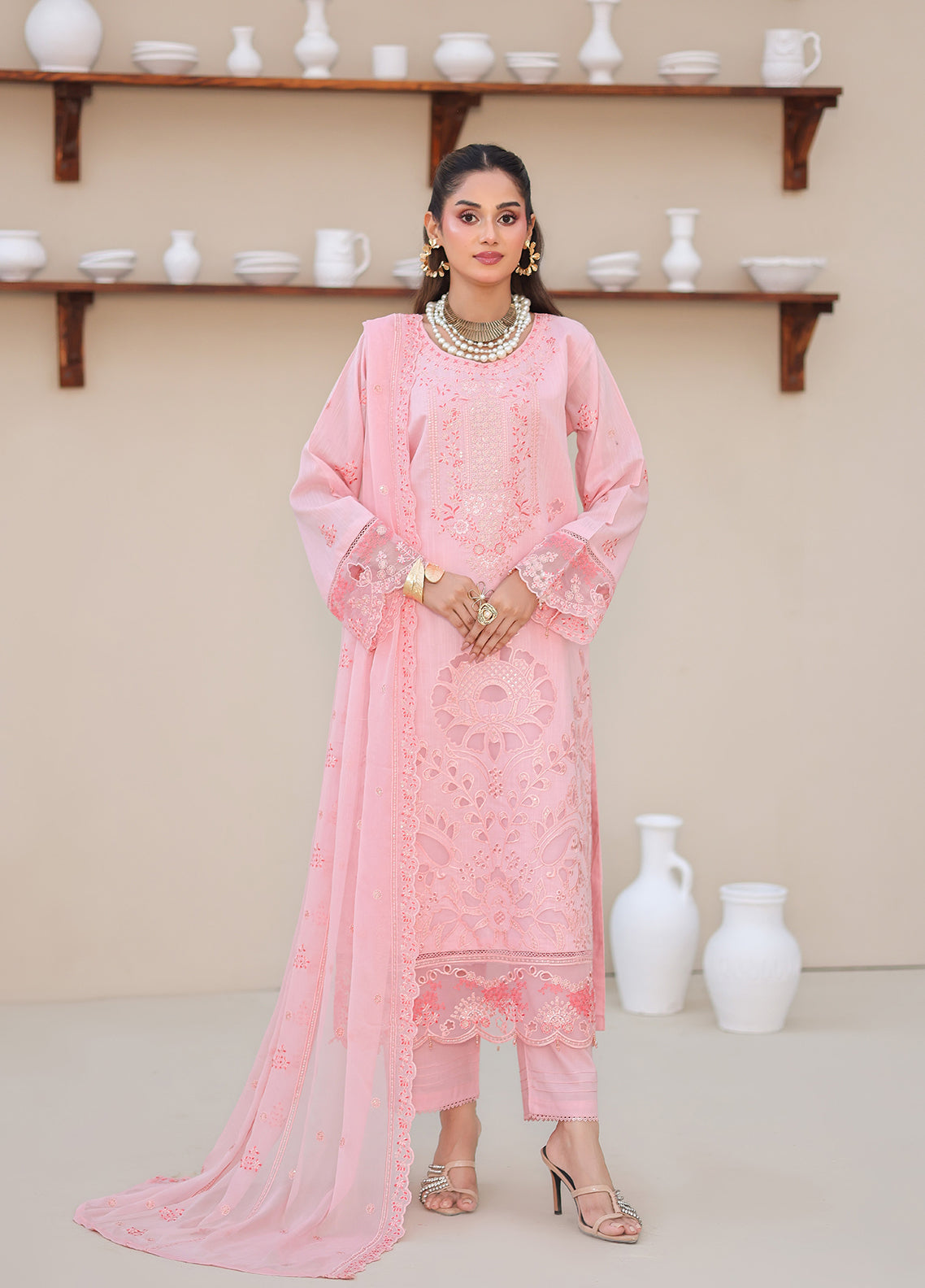 Queen Of Hearts By Schick Embroidered Lawn 3 Piece Unstitched Suit SDH26QOH D-06 Queen Of Hearts By Schick Embroidered Lawn 3 Piece Unstitched Suit SDH26QOH D-06