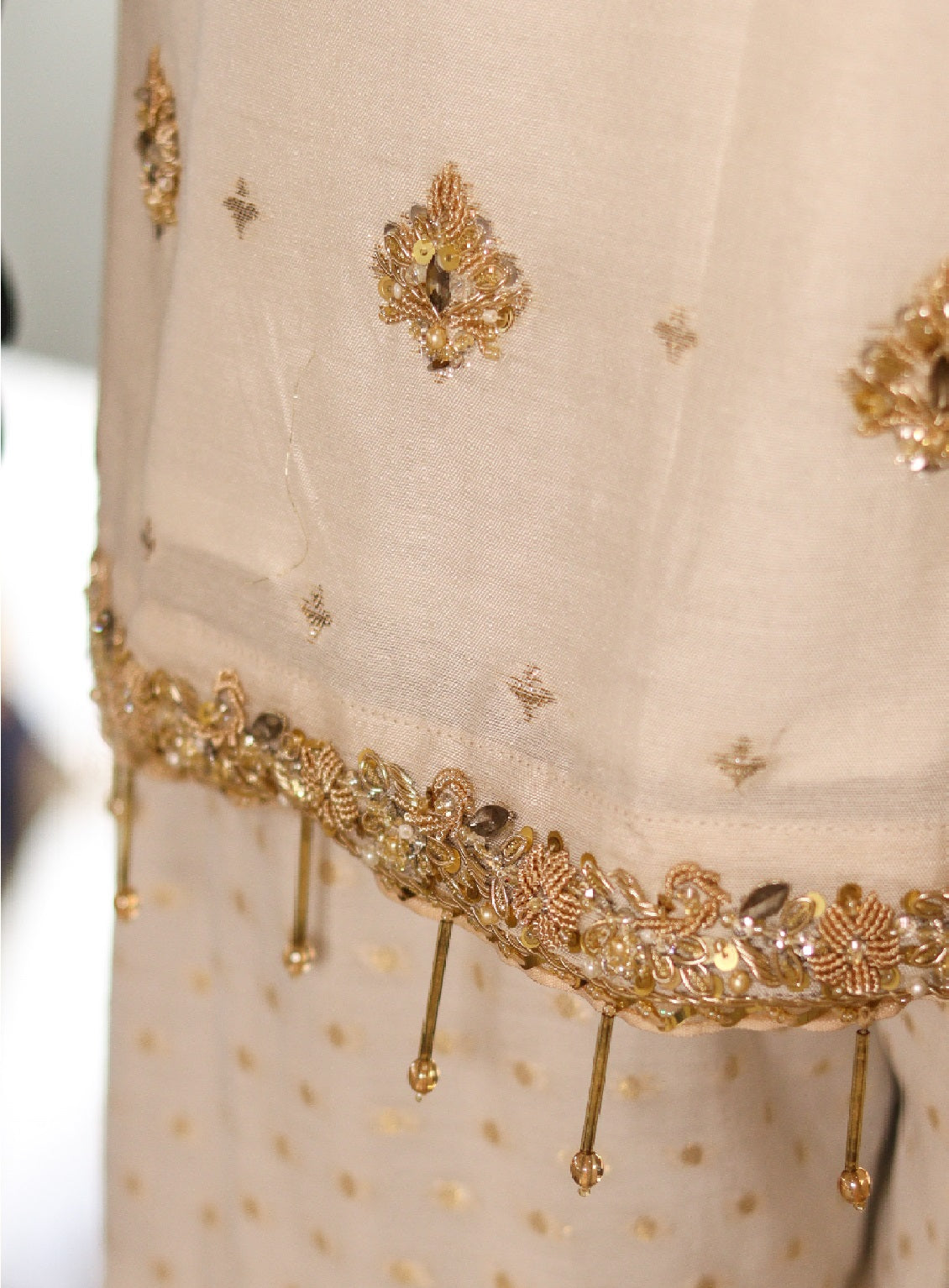 Raad Luxury Embroidered Raw Silk 3 Piece Stitched Suit RD24LEF RA22-678 Raad Luxury Embroidered Raw Silk 3 Piece Stitched Suit RD24LEF RA22-678