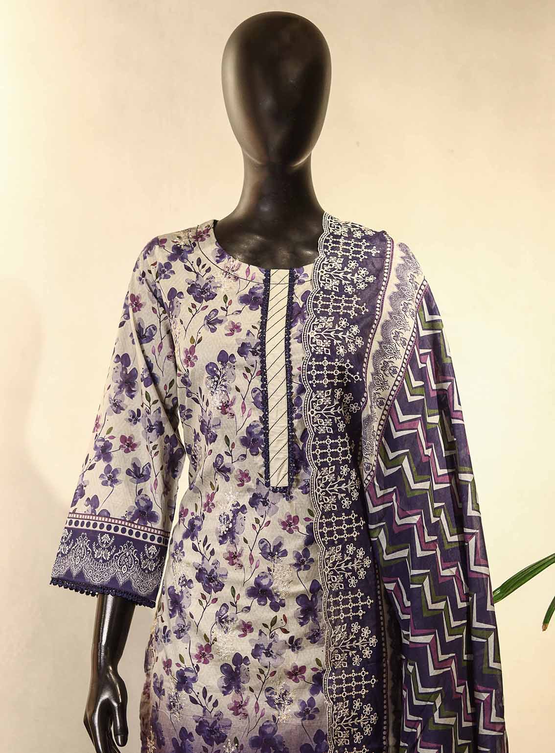 Raad Luxury Embroidered Lawn Suits Stitched 3 Piece - RD25LEF HSE01 Raad Luxury Embroidered Lawn Suits Stitched 3 Piece - RD25LEF HSE01