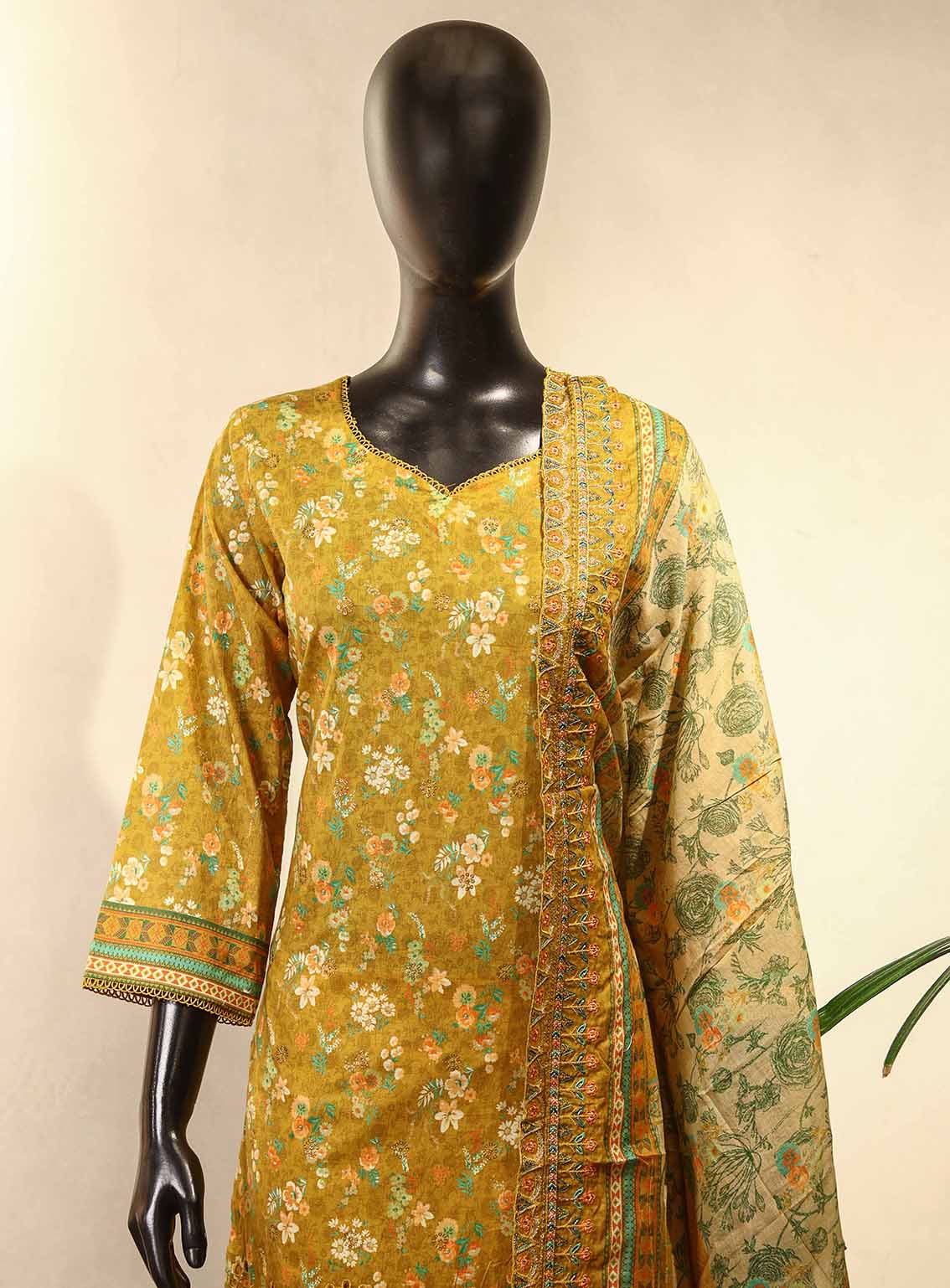 Raad Luxury Embroidered Lawn Suits Stitched 3 Piece - RD25LEF HSE06 Raad Luxury Embroidered Lawn Suits Stitched 3 Piece - RD25LEF HSE06