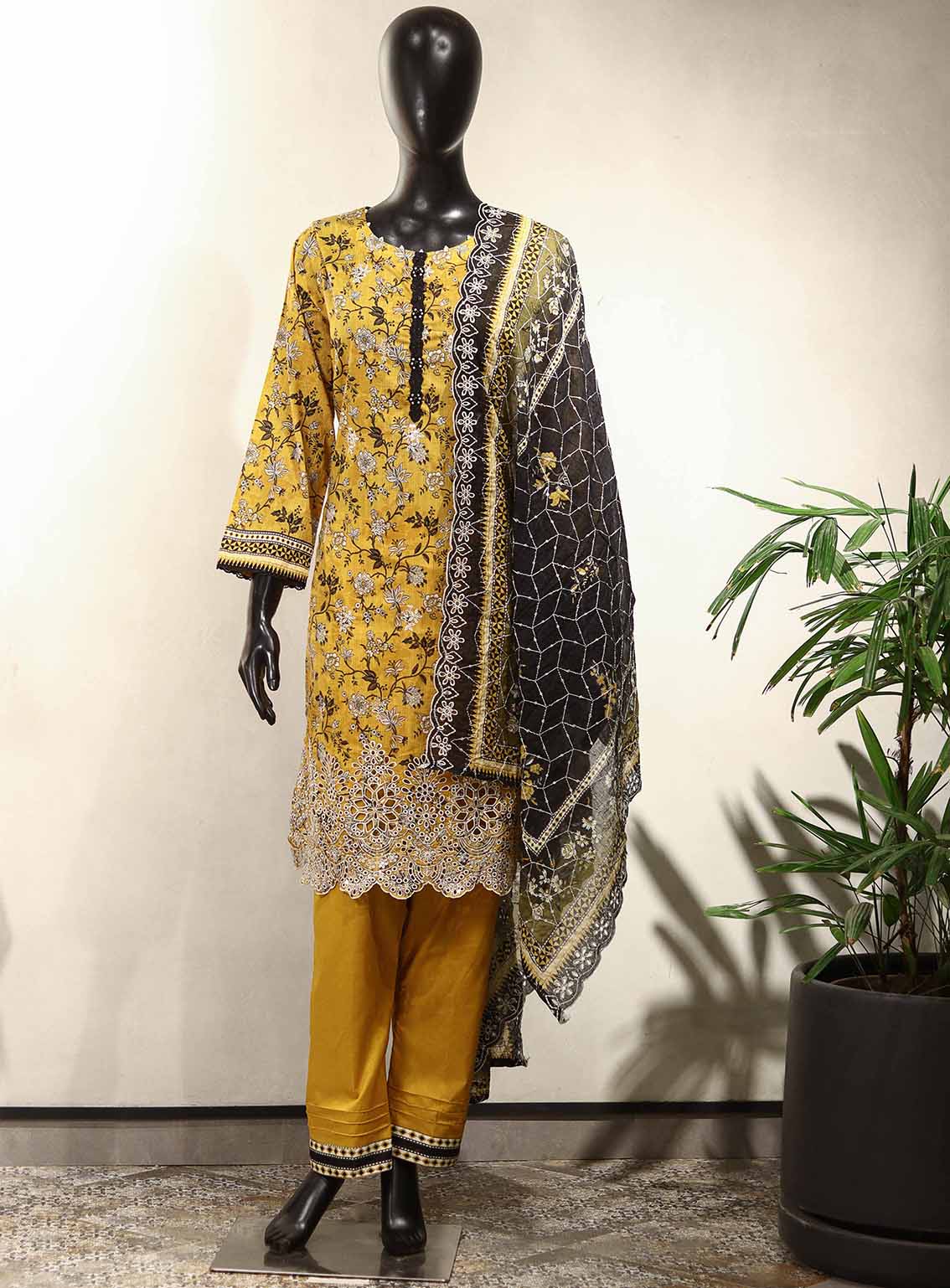 Raad Luxury Embroidered Lawn Suits Stitched 3 Piece - RD25LEF HSE07 Raad Luxury Embroidered Lawn Suits Stitched 3 Piece - RD25LEF HSE07