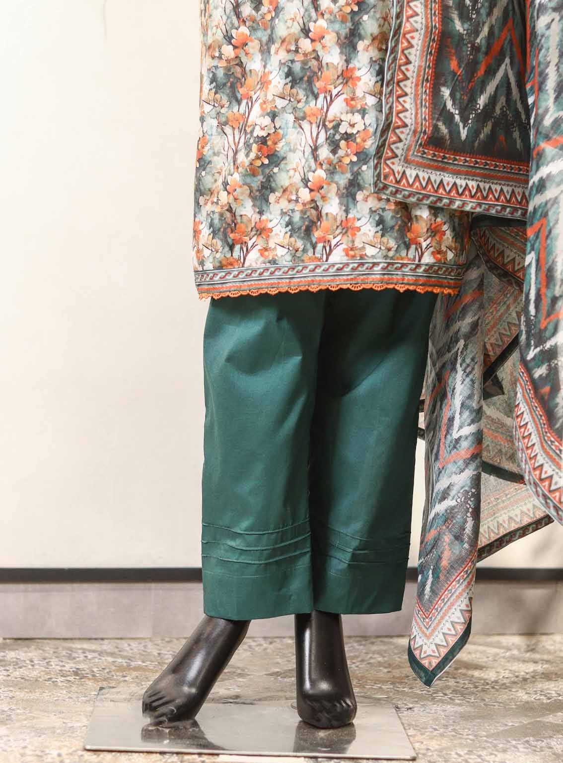 Raad Printed Lawn Suits Stitched 3 Piece - RD25PL HS15 Raad Printed Lawn Suits Stitched 3 Piece - RD25PL HS15