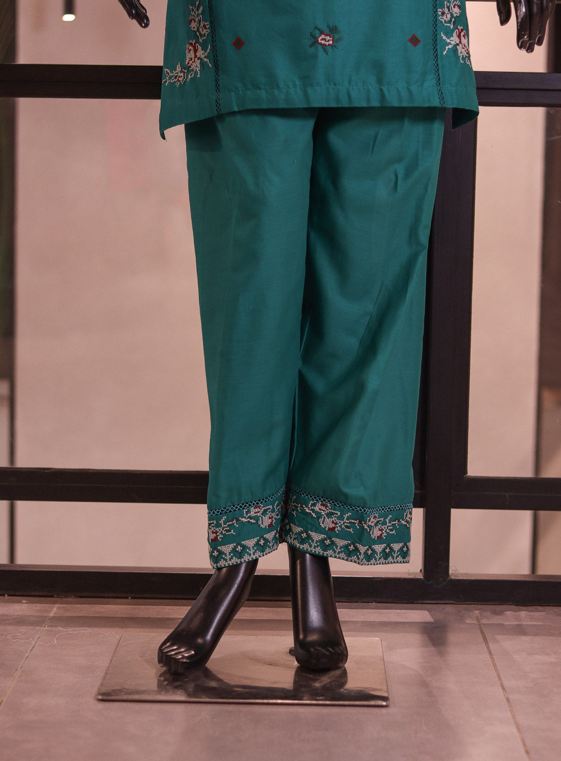 Raad Formal Embroidered Lawn 2 Piece Stitched Shirt Trouser RD26E D-03-GN Raad Formal Embroidered Lawn 2 Piece Stitched Shirt Trouser RD26E D-03-GN