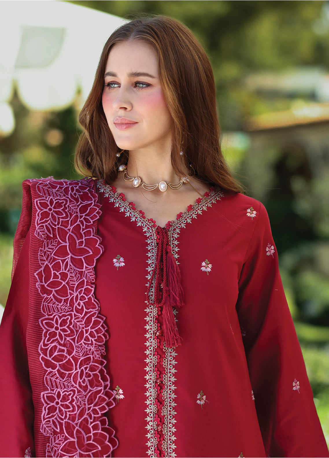 Raaya Luxury Embroidered Lawn 3 Piece Unstitched Suit RYA26LEL D-01 GRACE Raaya Luxury Embroidered Lawn 3 Piece Unstitched Suit RYA26LEL D-01 GRACE