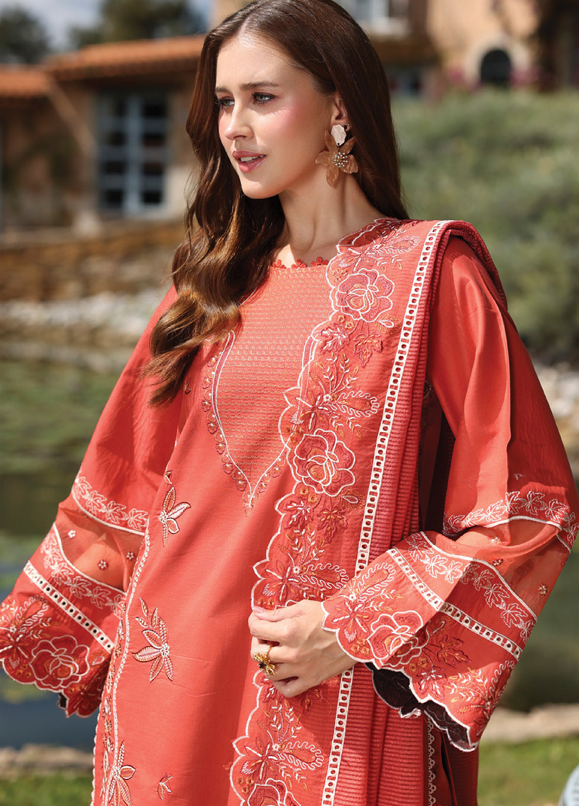 Raaya Luxury Embroidered Lawn 3 Piece Unstitched Suit RYA26LEL D-04 ELVA Raaya Luxury Embroidered Lawn 3 Piece Unstitched Suit RYA26LEL D-04 ELVA