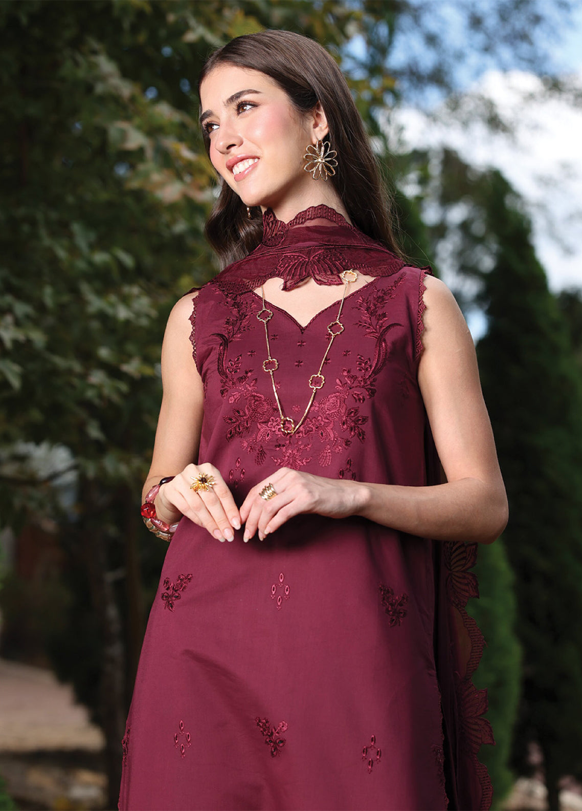 Raaya Luxury Embroidered Lawn 3 Piece Unstitched Suit RYA26LEL D-05 DELILAH Raaya Luxury Embroidered Lawn 3 Piece Unstitched Suit RYA26LEL D-05 DELILAH
