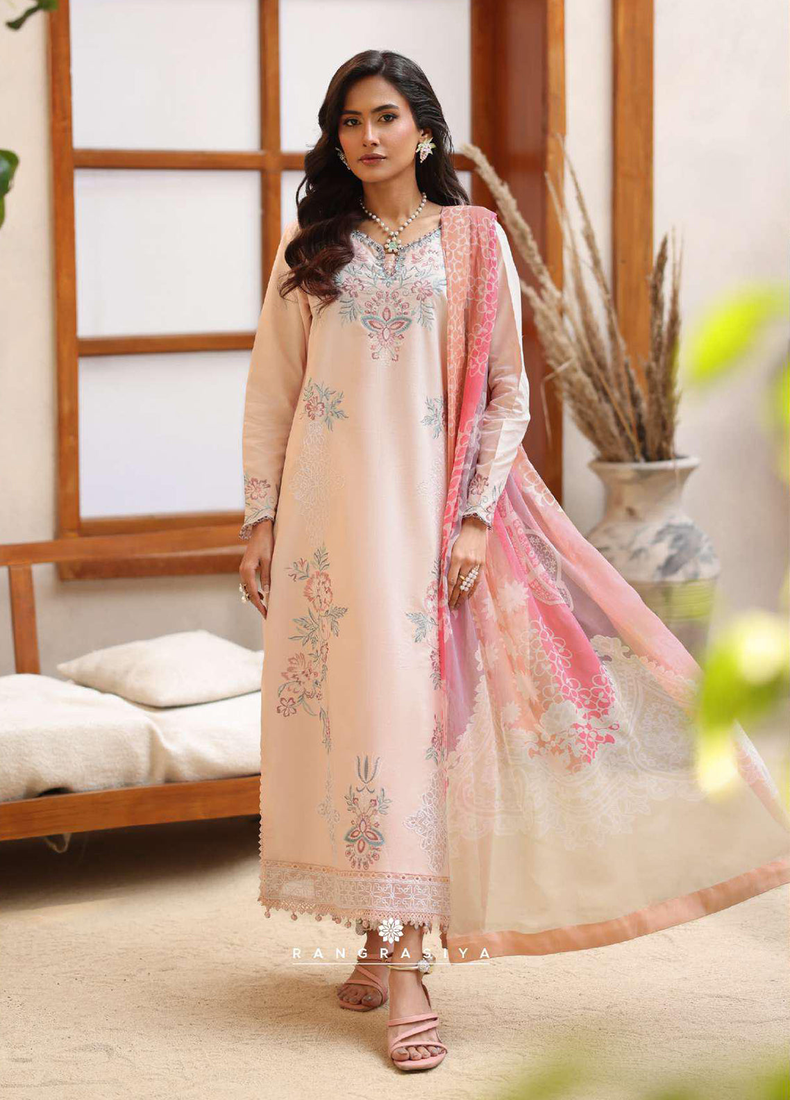 Rameen By Raaya Embroidered Lawn 3 Piece Unstitched Suit RYA26RV2 D-AURORA Rameen By Raaya Embroidered Lawn 3 Piece Unstitched Suit RYA26RV2 D-AURORA