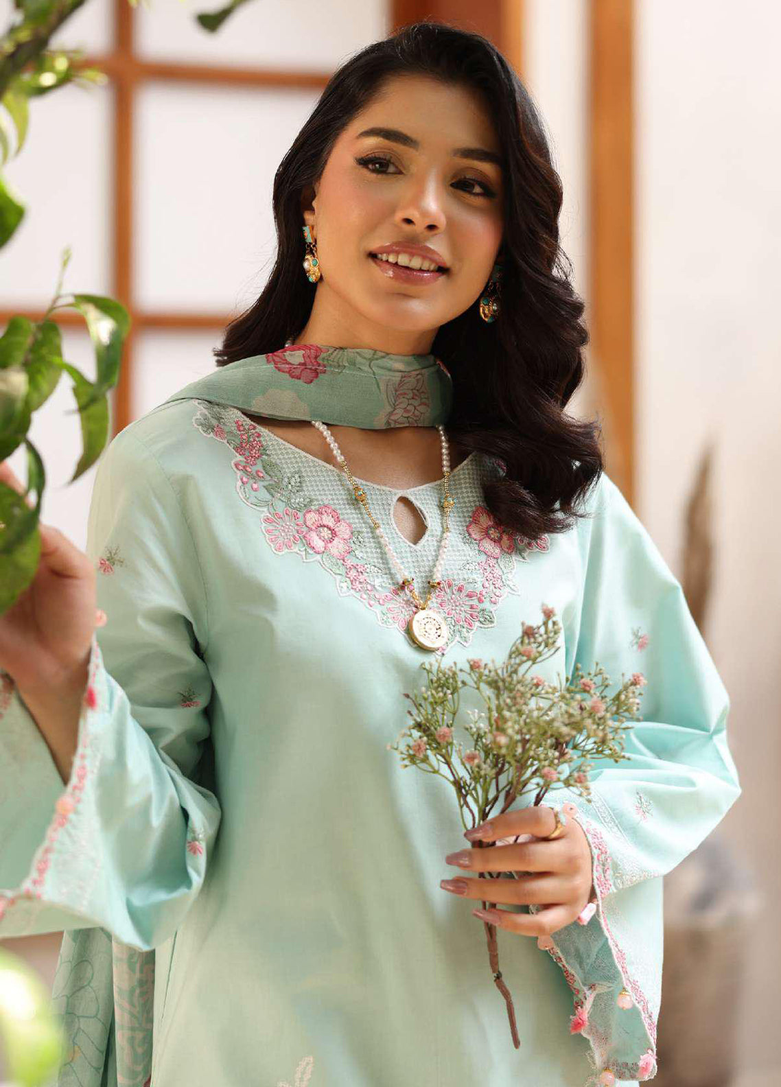 Rameen By Raaya Embroidered Lawn 3 Piece Unstitched Suit RYA26RV2 D-AZURE Rameen By Raaya Embroidered Lawn 3 Piece Unstitched Suit RYA26RV2 D-AZURE
