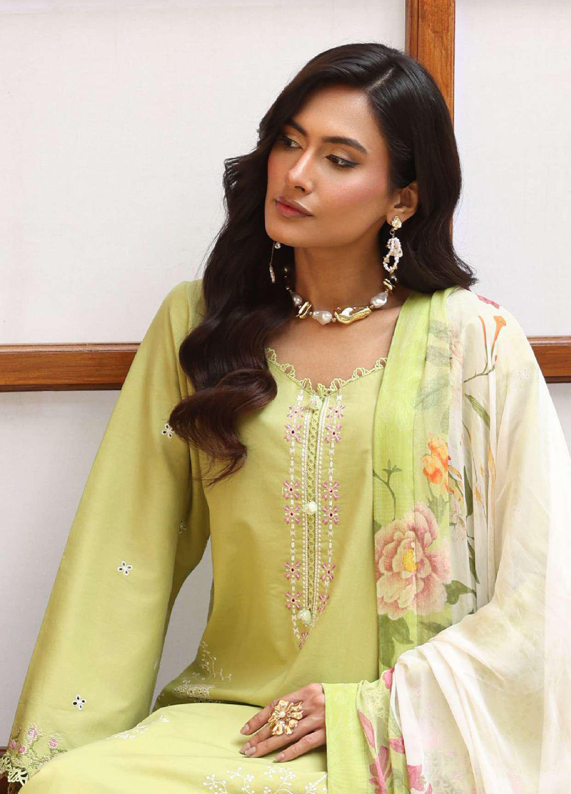 Rameen By Raaya Embroidered Lawn 3 Piece Unstitched Suit RYA26RV2 D-DAISY Rameen By Raaya Embroidered Lawn 3 Piece Unstitched Suit RYA26RV2 D-DAISY