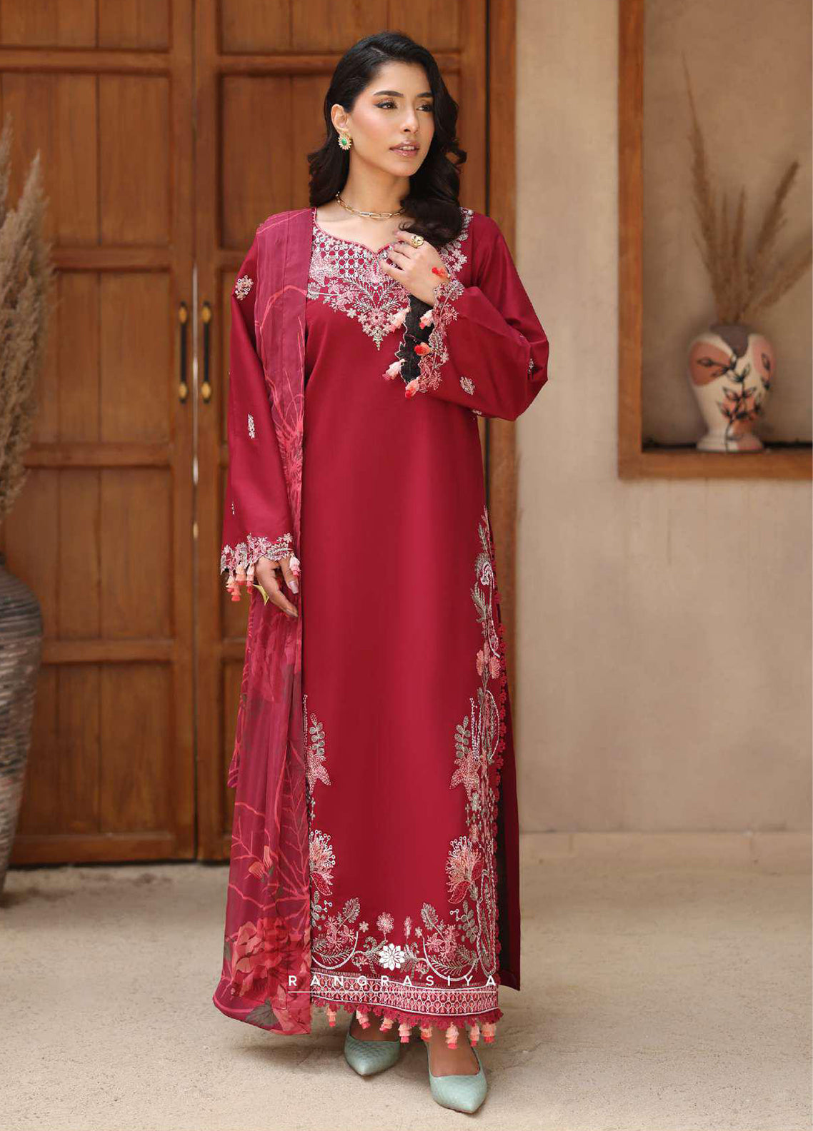 Rameen By Raaya Embroidered Lawn 3 Piece Unstitched Suit RYA26RV2 D-NOCTELLE Rameen By Raaya Embroidered Lawn 3 Piece Unstitched Suit RYA26RV2 D-NOCTELLE