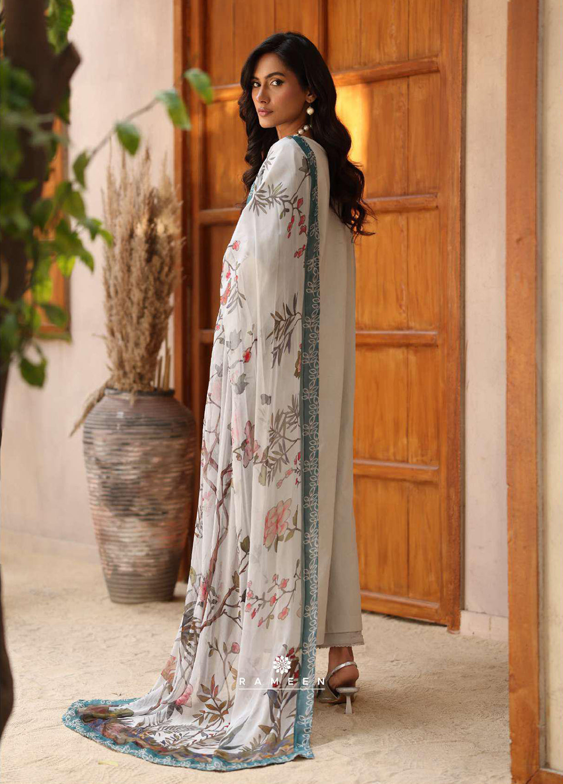 Rameen By Raaya Embroidered Lawn 3 Piece Unstitched Suit RYA26RV2 D-NORAH Rameen By Raaya Embroidered Lawn 3 Piece Unstitched Suit RYA26RV2 D-NORAH