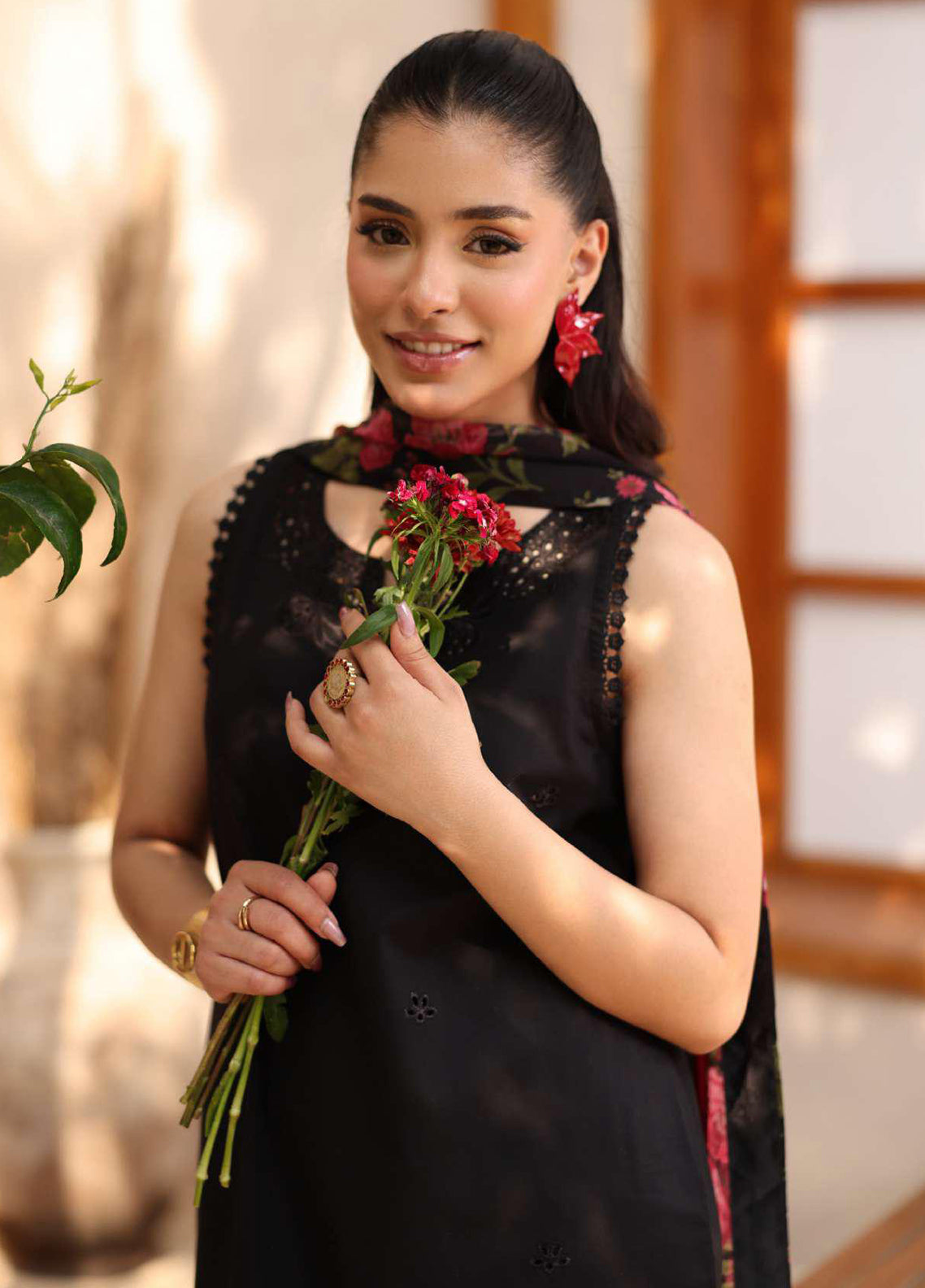 Rameen By Raaya Embroidered Lawn 3 Piece Unstitched Suit RYA26RV2 D-ZENITH Rameen By Raaya Embroidered Lawn 3 Piece Unstitched Suit RYA26RV2 D-ZENITH