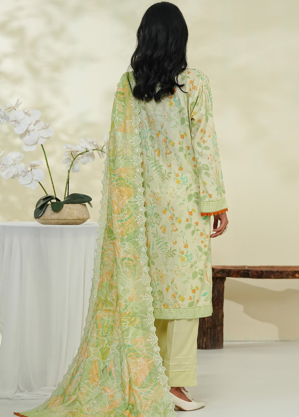 Ramsha By VS Textile Embroidered Lawn 3 Piece Unstitched Suit VS26REL D-786 Ramsha By VS Textile Embroidered Lawn 3 Piece Unstitched Suit VS26REL D-786