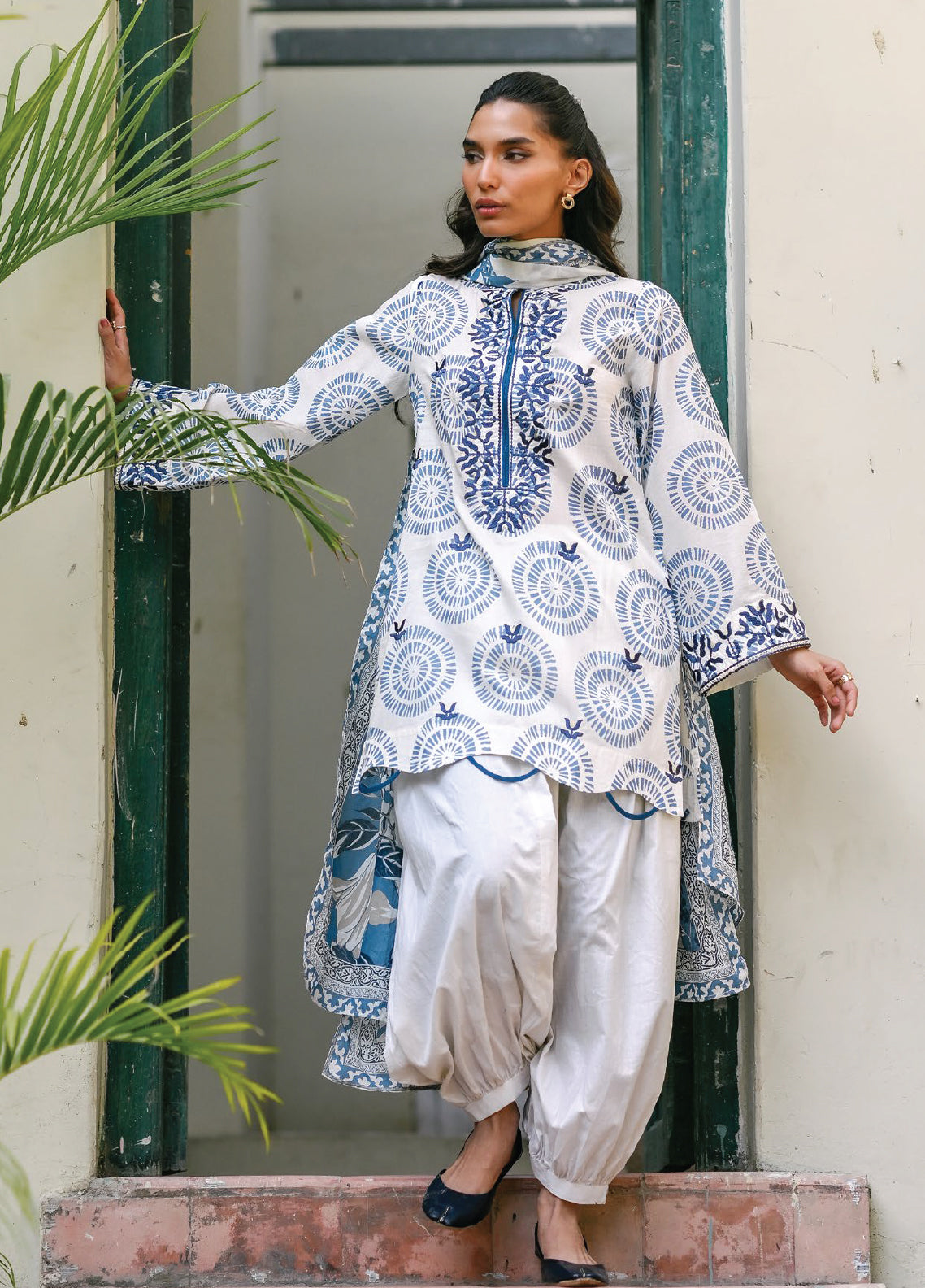 Rango Ka Angan By Gul Ahmed Embroidered Lawn 3 Piece Unstitched Suit GA26RKA D-CL-62261 Rango Ka Angan By Gul Ahmed Embroidered Lawn 3 Piece Unstitched Suit GA26RKA D-CL-62261