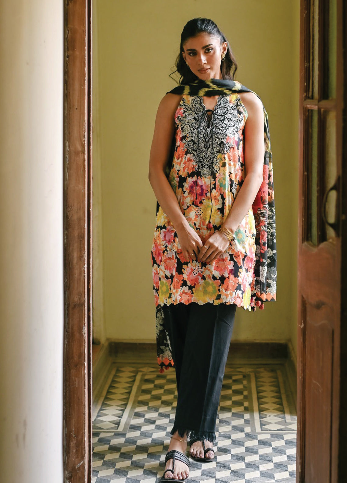 Rango Ka Angan By Gul Ahmed Embroidered Lawn 3 Piece Unstitched Suit GA26RKA D-DN-62002 Rango Ka Angan By Gul Ahmed Embroidered Lawn 3 Piece Unstitched Suit GA26RKA D-DN-62002