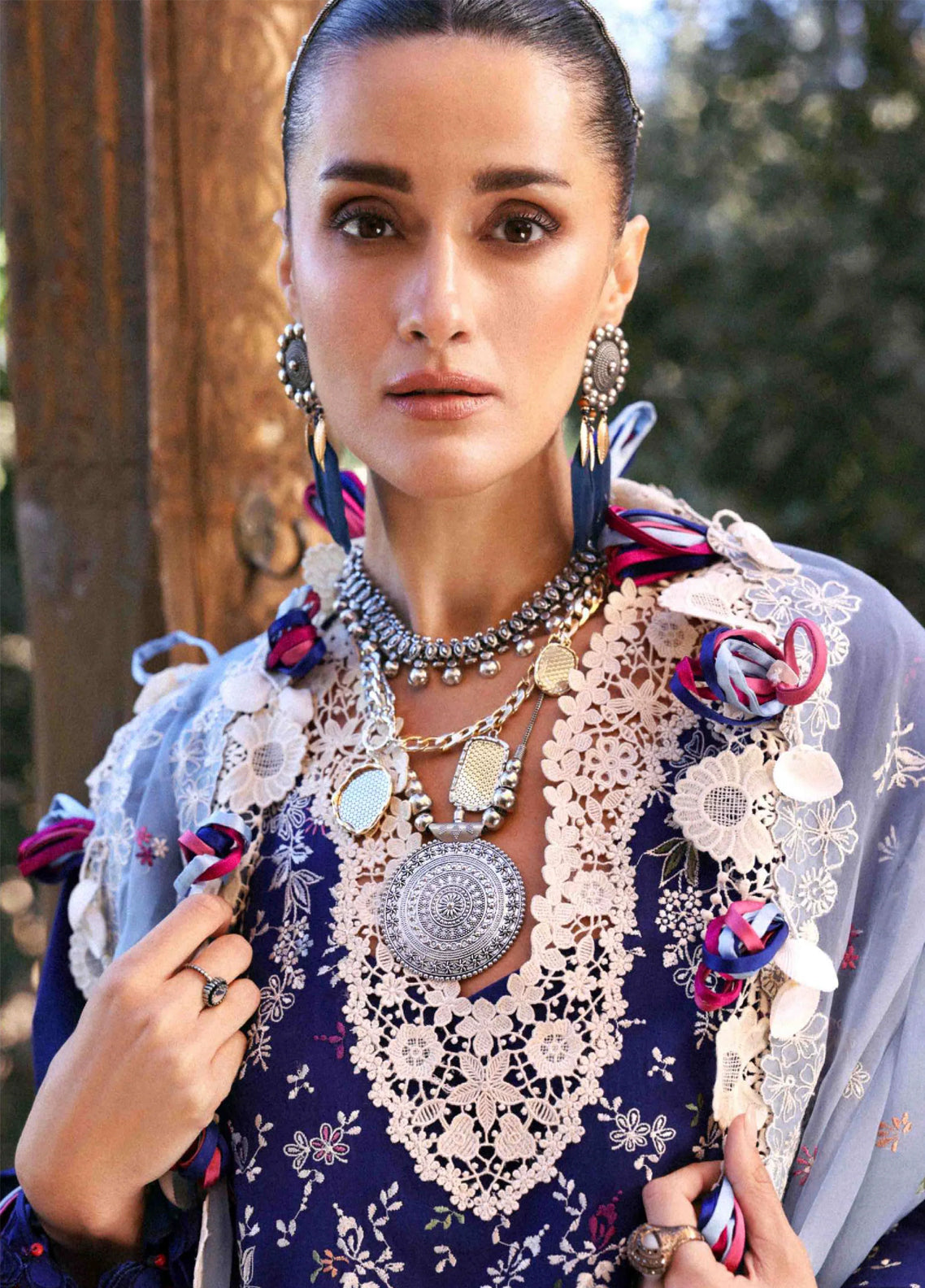 Reine By Republic Womenswear Luxury Embroidered Lawn 3 Piece Unstitched Suit RW26RELL D-4A SIA Reine By Republic Womenswear Luxury Embroidered Lawn 3 Piece Unstitched Suit RW26RELL D-4A SIA