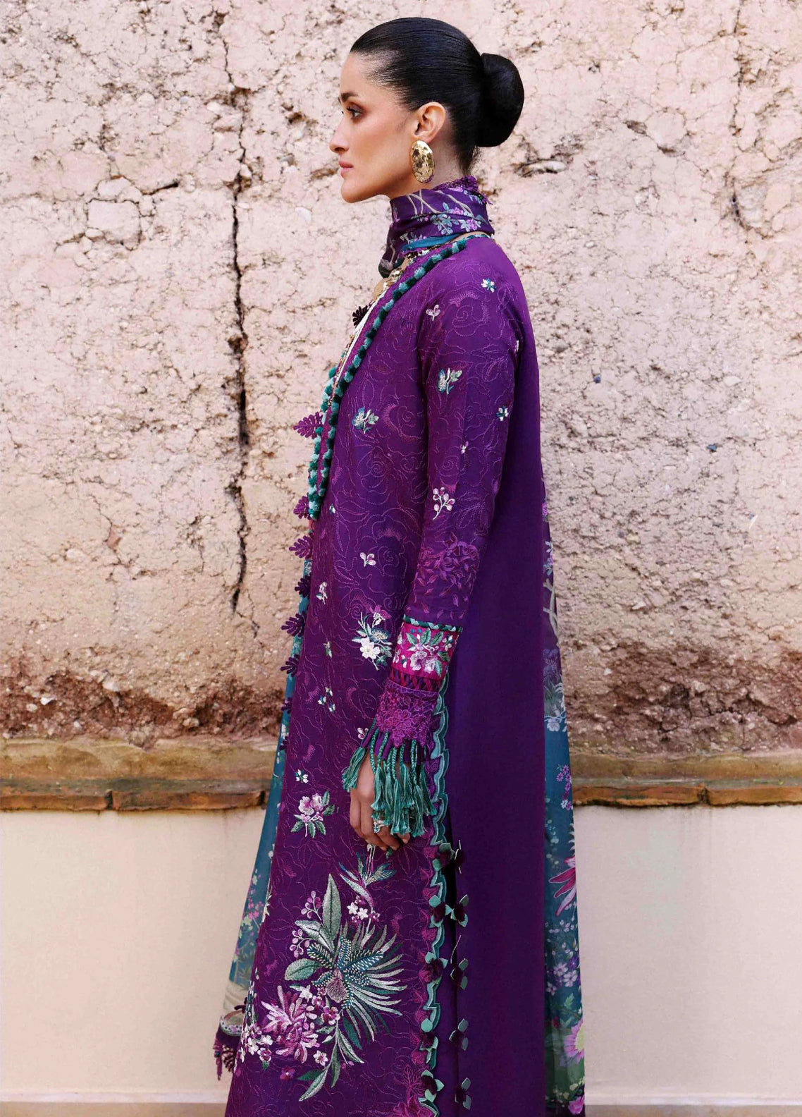 Reine By Republic Womenswear Luxury Embroidered Lawn 3 Piece Unstitched Suit RW26RELL D-8B NIA Reine By Republic Womenswear Luxury Embroidered Lawn 3 Piece Unstitched Suit RW26RELL D-8B NIA