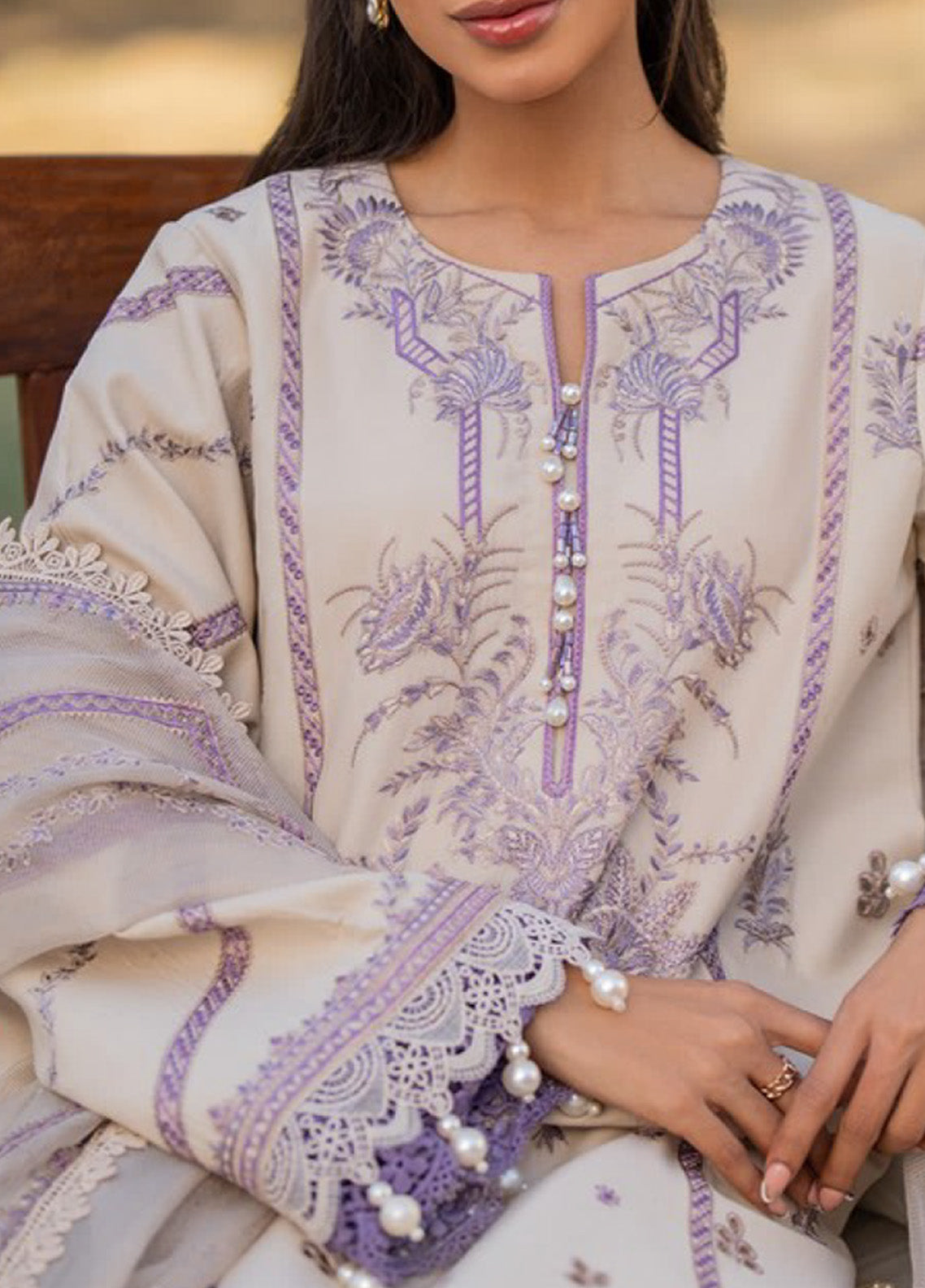 Reveerie by Florent Embroidered Chikankari Lawn Suits Unstitched 3 Piece - FL25RCL FLC-3B Reveerie by Florent Embroidered Chikankari Lawn Suits Unstitched 3 Piece - FL25RCL FLC-3B