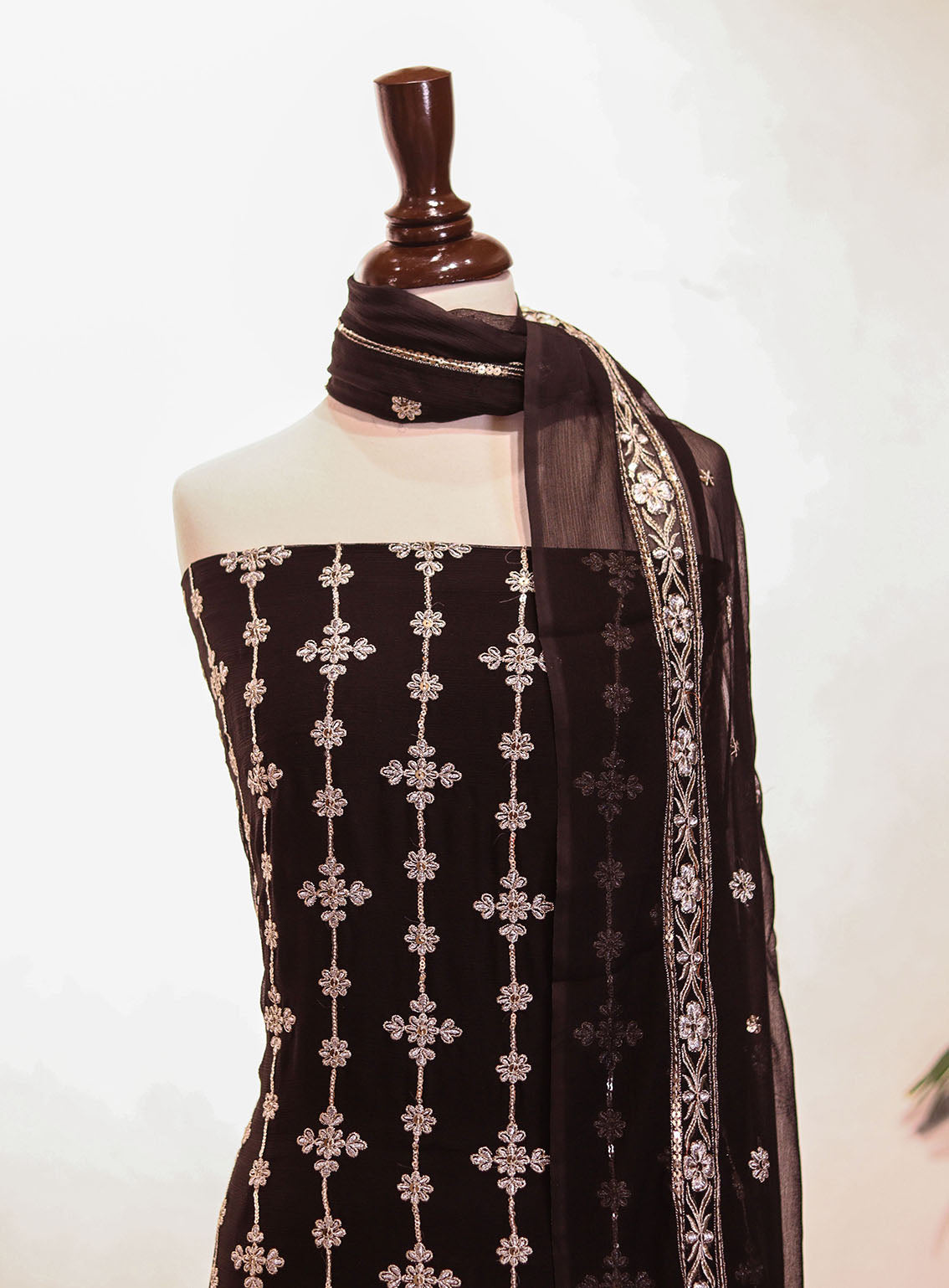 Royal Fashion Embroidered Chiffon Suits Unstitched 2 Piece - RF25EE 109 BLACK Royal Fashion Embroidered Chiffon Suits Unstitched 2 Piece - RF25EE 109 BLACK