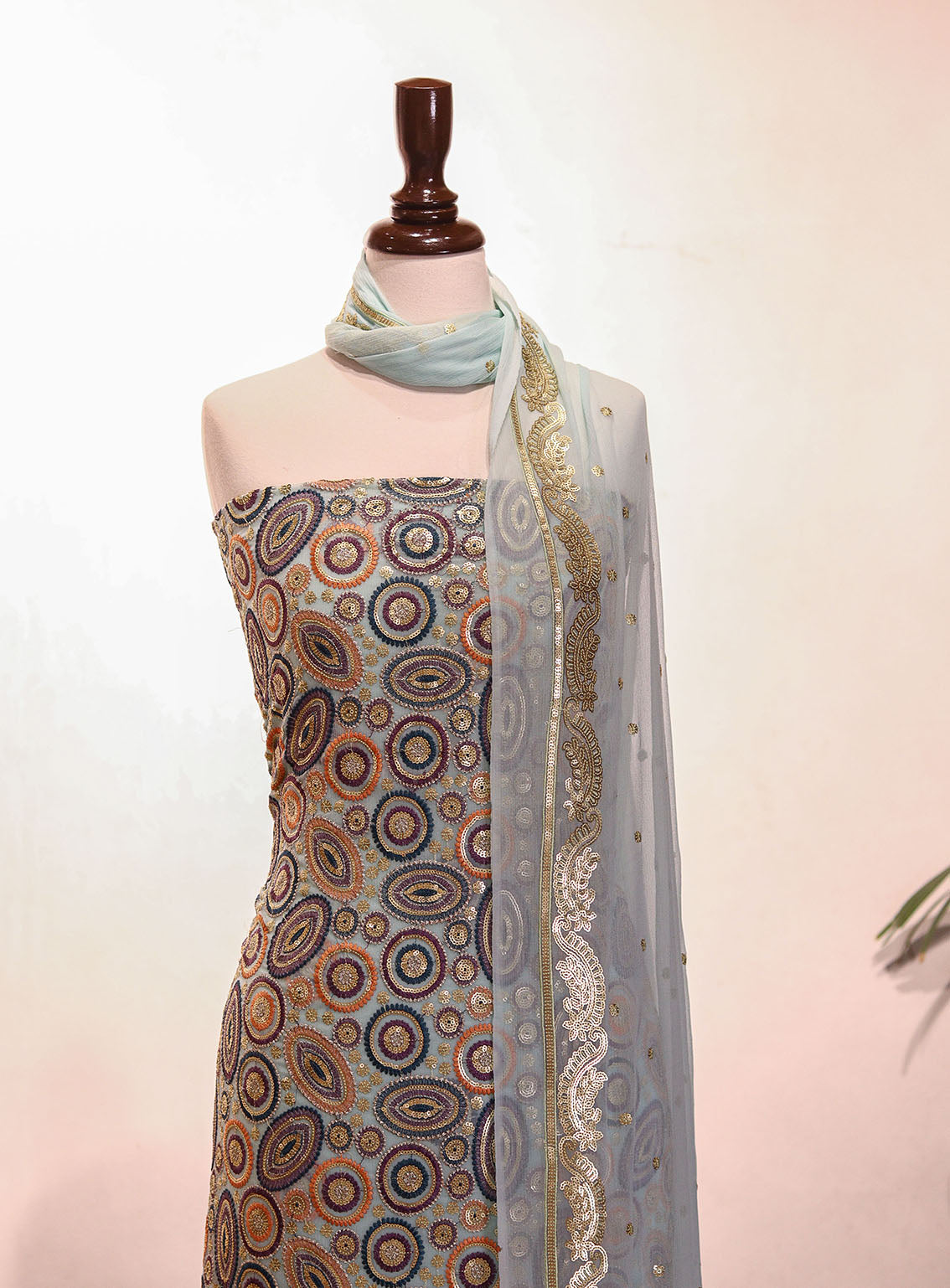 Royal Fashion Embroidered Chiffon Suits Unstitched 2 Piece - RF25EE 70 FEROZI Royal Fashion Embroidered Chiffon Suits Unstitched 2 Piece - RF25EE 70 FEROZI