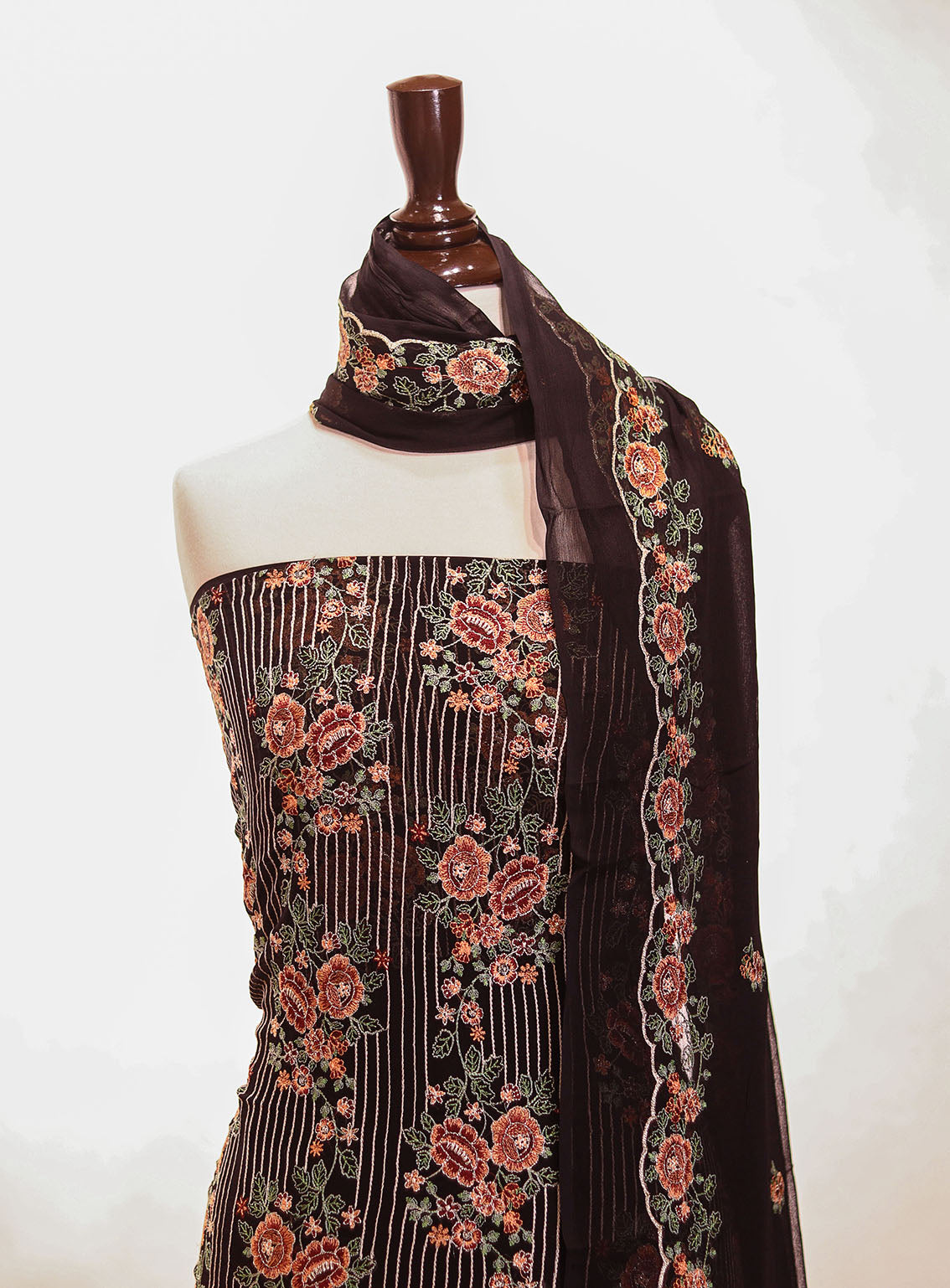 Royal Fashion Embroidered Chiffon Suits Unstitched 2 Piece - RF25EE 74 BLACK Royal Fashion Embroidered Chiffon Suits Unstitched 2 Piece - RF25EE 74 BLACK