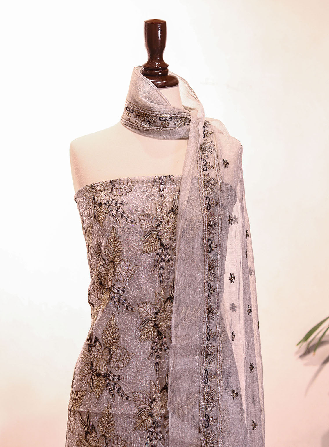 Royal Fashion Embroidered Missouri Net Suits Unstitched 2 Piece - RF25EE 141 SILVER GREY Royal Fashion Embroidered Missouri Net Suits Unstitched 2 Piece - RF25EE 141 SILVER GREY