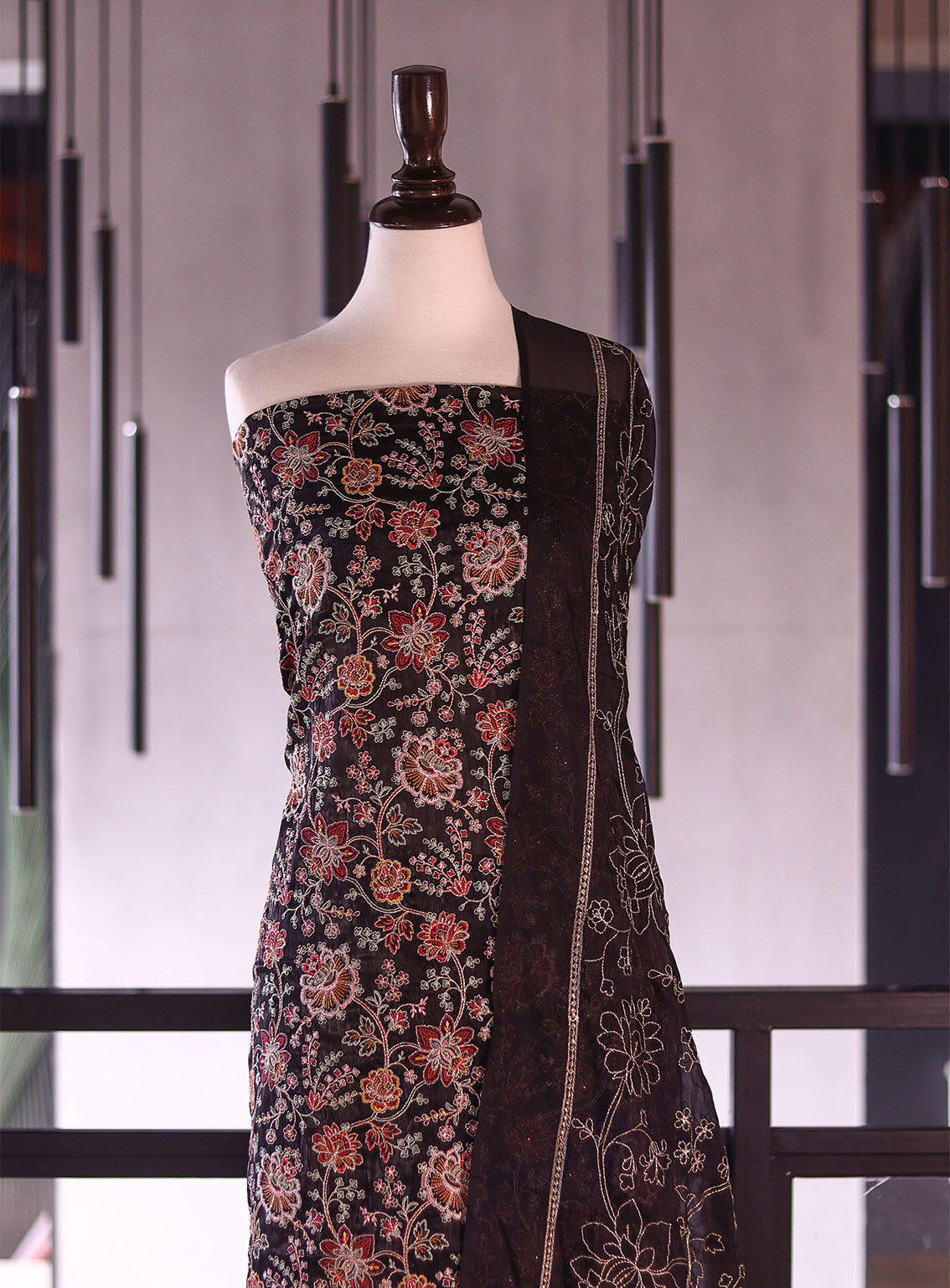 Royal Fashion Exclusive Embroidered Silk Suits Unstitched 3 Piece - RF26EE ET3217 BLACK Royal Fashion Exclusive Embroidered Silk Suits Unstitched 3 Piece - RF26EE ET3217 BLACK