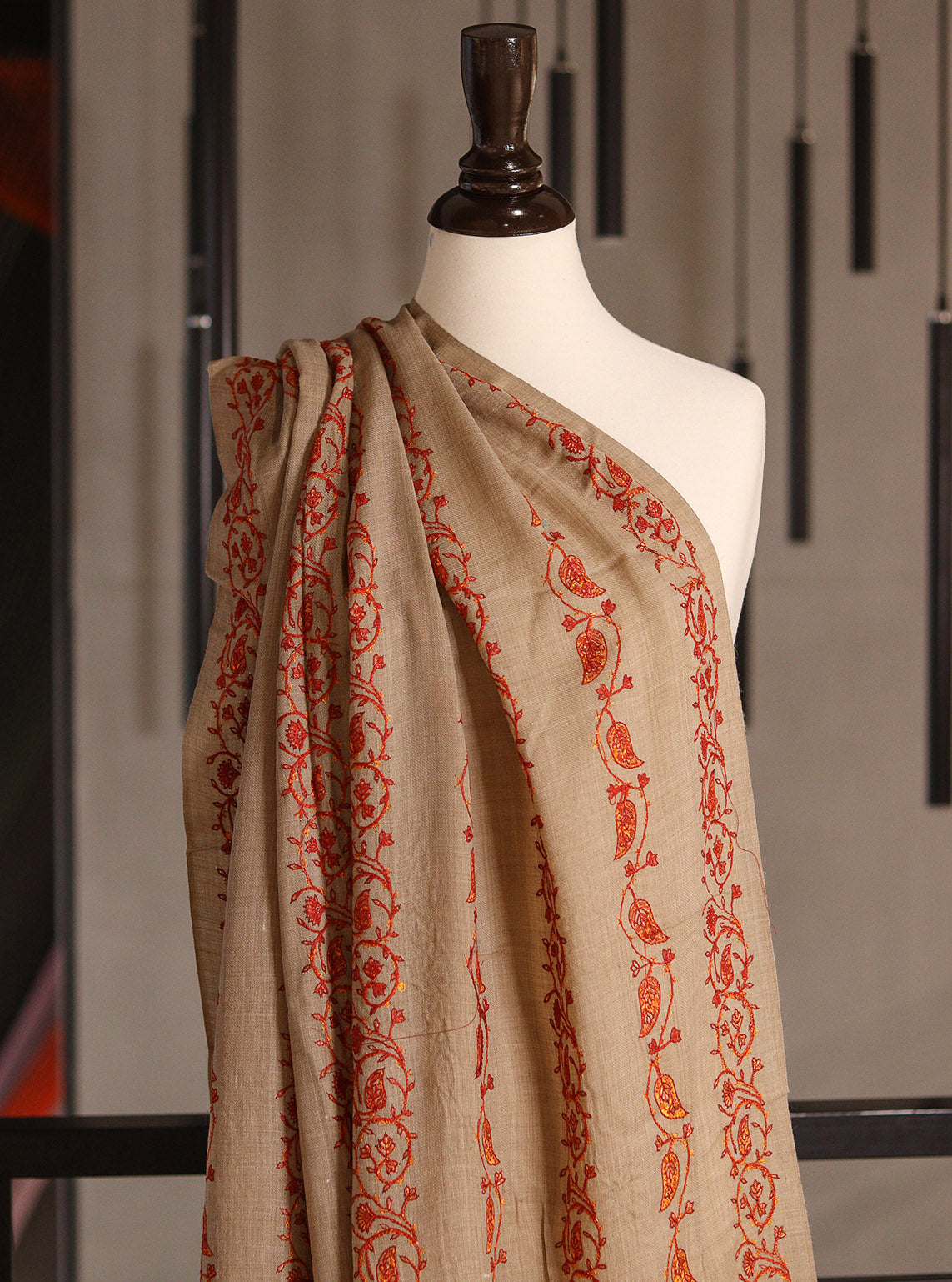 Royal Fashion Exclusive Woolen Shawls - RF24SH I623-BJ01 Beige Royal Fashion Exclusive Woolen Shawls - RF24SH I623-BJ01 Beige