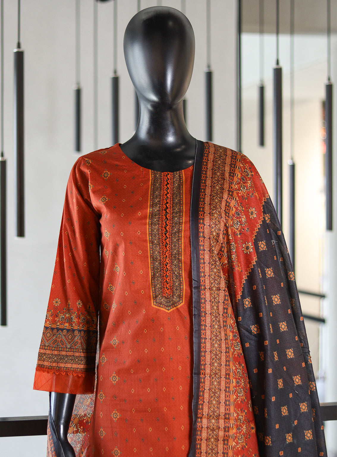 Royal Fashion Printed Lawn Suits Stitched 3 Piece - RF25DPL BS05 Royal Fashion Printed Lawn Suits Stitched 3 Piece - RF25DPL BS05