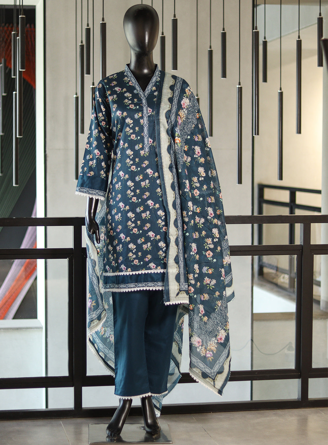 Royal Fashion Printed Lawn Suits Stitched 3 Piece - RF25DPL BS06 Royal Fashion Printed Lawn Suits Stitched 3 Piece - RF25DPL BS06