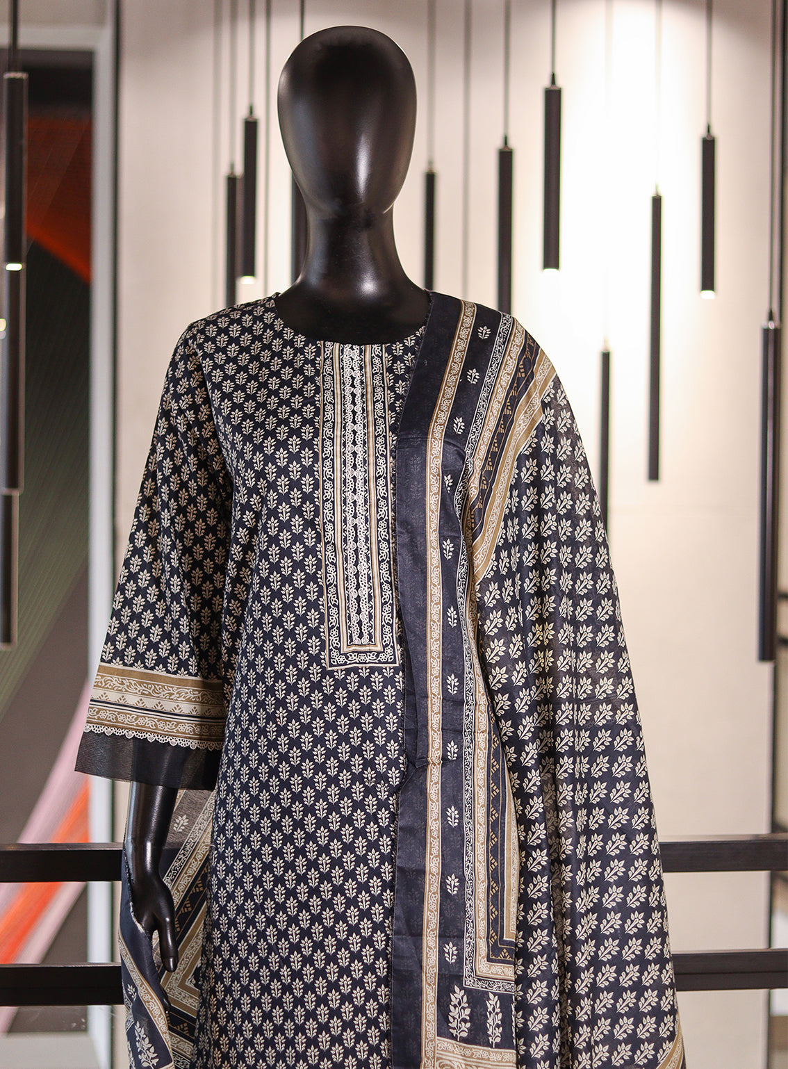 Royal Fashion Printed Lawn Suits Stitched 3 Piece - RF25DPL BS08 Royal Fashion Printed Lawn Suits Stitched 3 Piece - RF25DPL BS08
