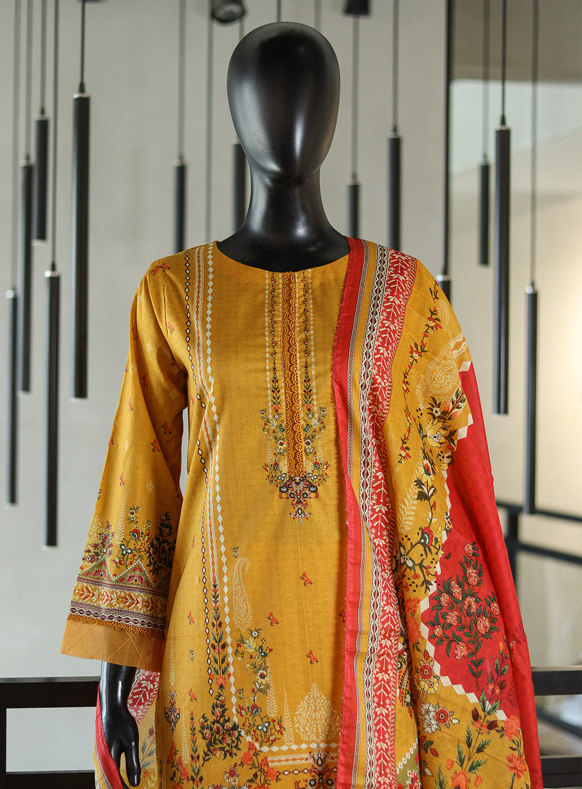 Royal Fashion Printed Lawn Suits Stitched 3 Piece - RF25DPL BS10 Royal Fashion Printed Lawn Suits Stitched 3 Piece - RF25DPL BS10