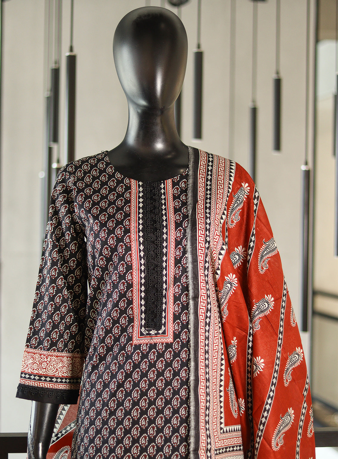 Royal Fashion Printed Lawn Suits Stitched 3 Piece - RF25DPL BS12 Royal Fashion Printed Lawn Suits Stitched 3 Piece - RF25DPL BS12