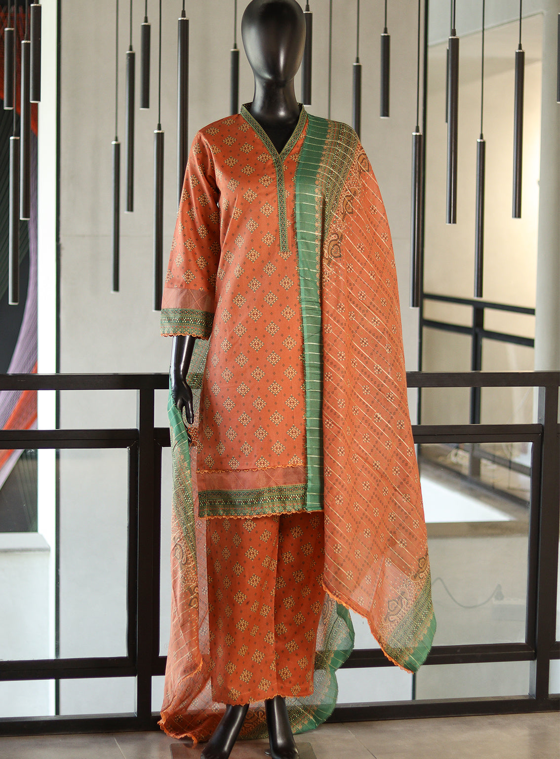 Royal Fashion Printed Lawn Suits Stitched 3 Piece - RF25DPL BS14 Royal Fashion Printed Lawn Suits Stitched 3 Piece - RF25DPL BS14