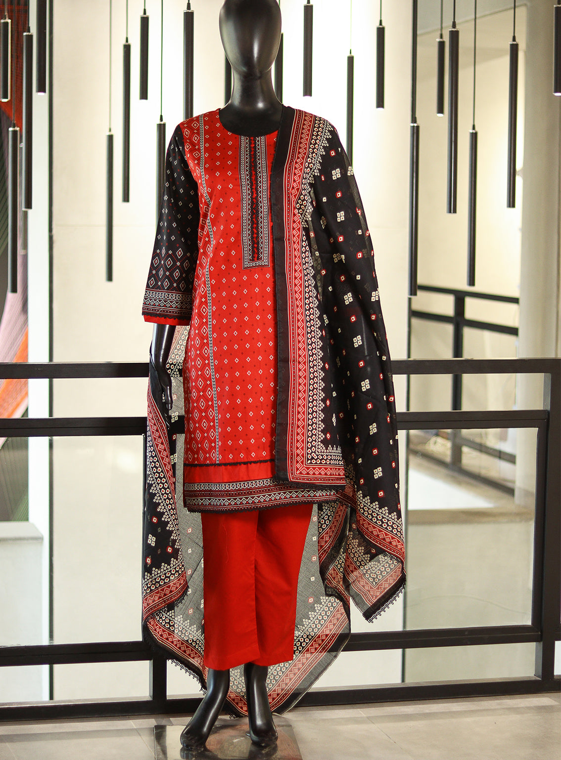 Royal Fashion Printed Lawn Suits Stitched 3 Piece - RF25DPL BS15 Royal Fashion Printed Lawn Suits Stitched 3 Piece - RF25DPL BS15