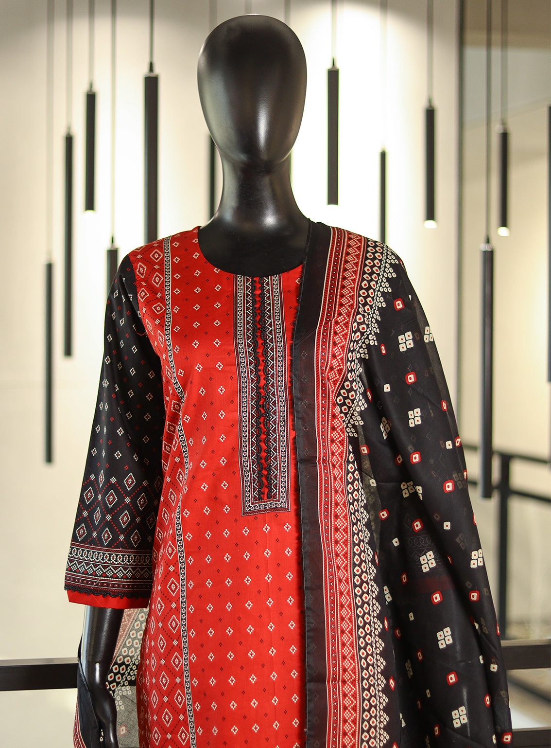 Royal Fashion Printed Lawn Suits Stitched 3 Piece - RF25DPL BS15 Royal Fashion Printed Lawn Suits Stitched 3 Piece - RF25DPL BS15