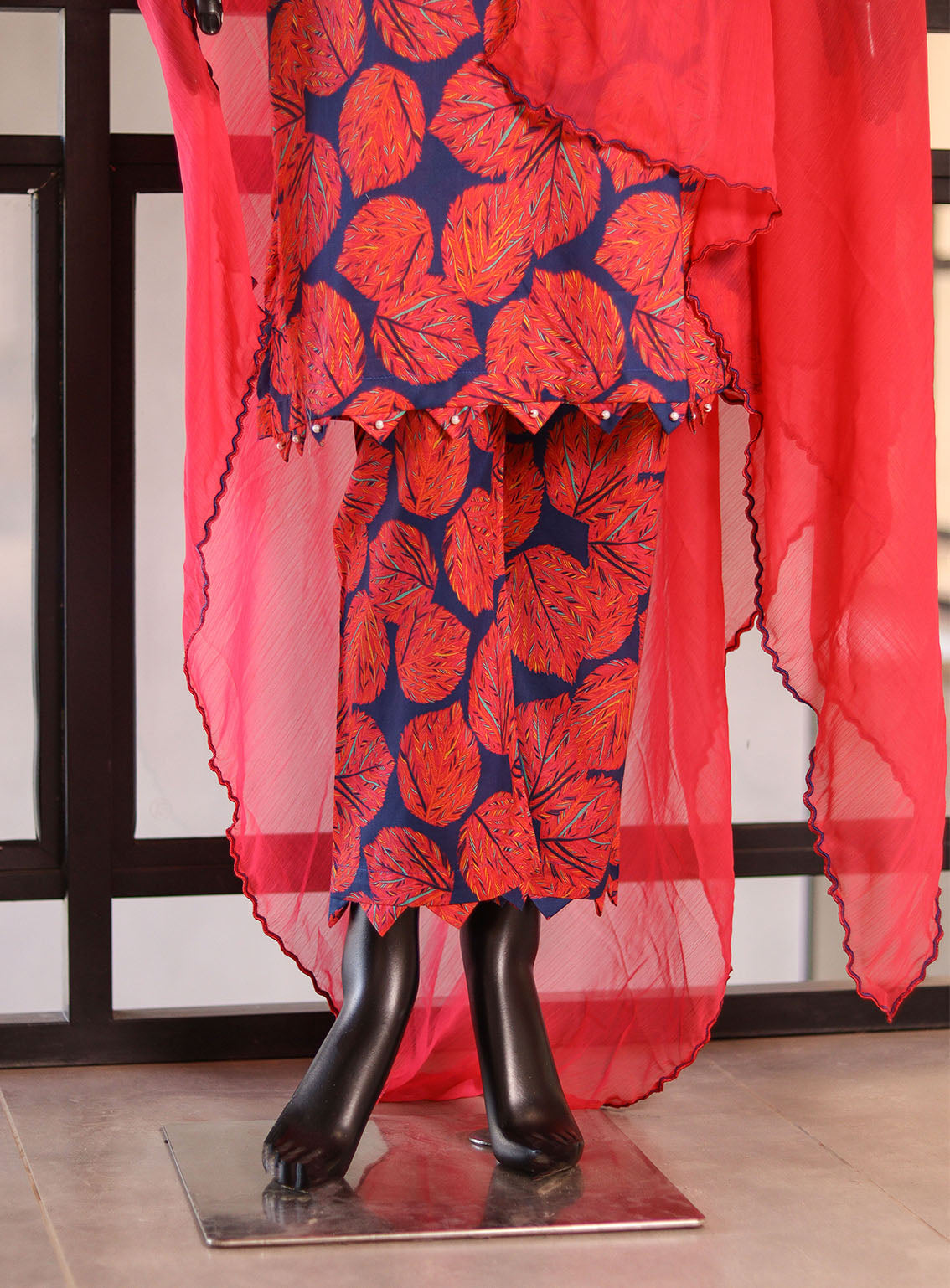 Royal Fashion Printed Lawn Suits Stitched 3 Piece - RF25PL 01 Royal Fashion Printed Lawn Suits Stitched 3 Piece - RF25PL 01
