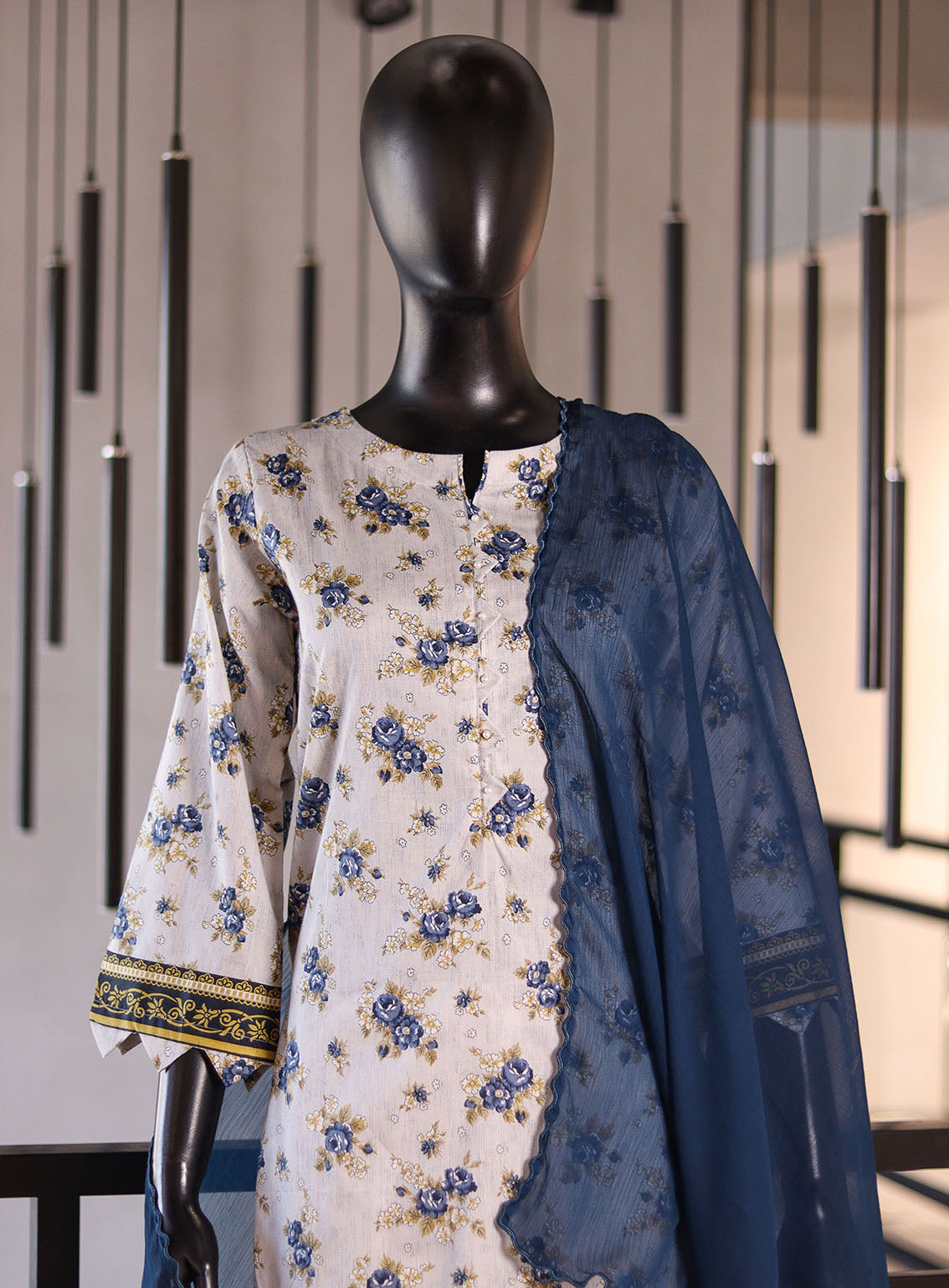 Royal Fashion Printed Lawn Suits Stitched 3 Piece - RF25PL 05 Royal Fashion Printed Lawn Suits Stitched 3 Piece - RF25PL 05
