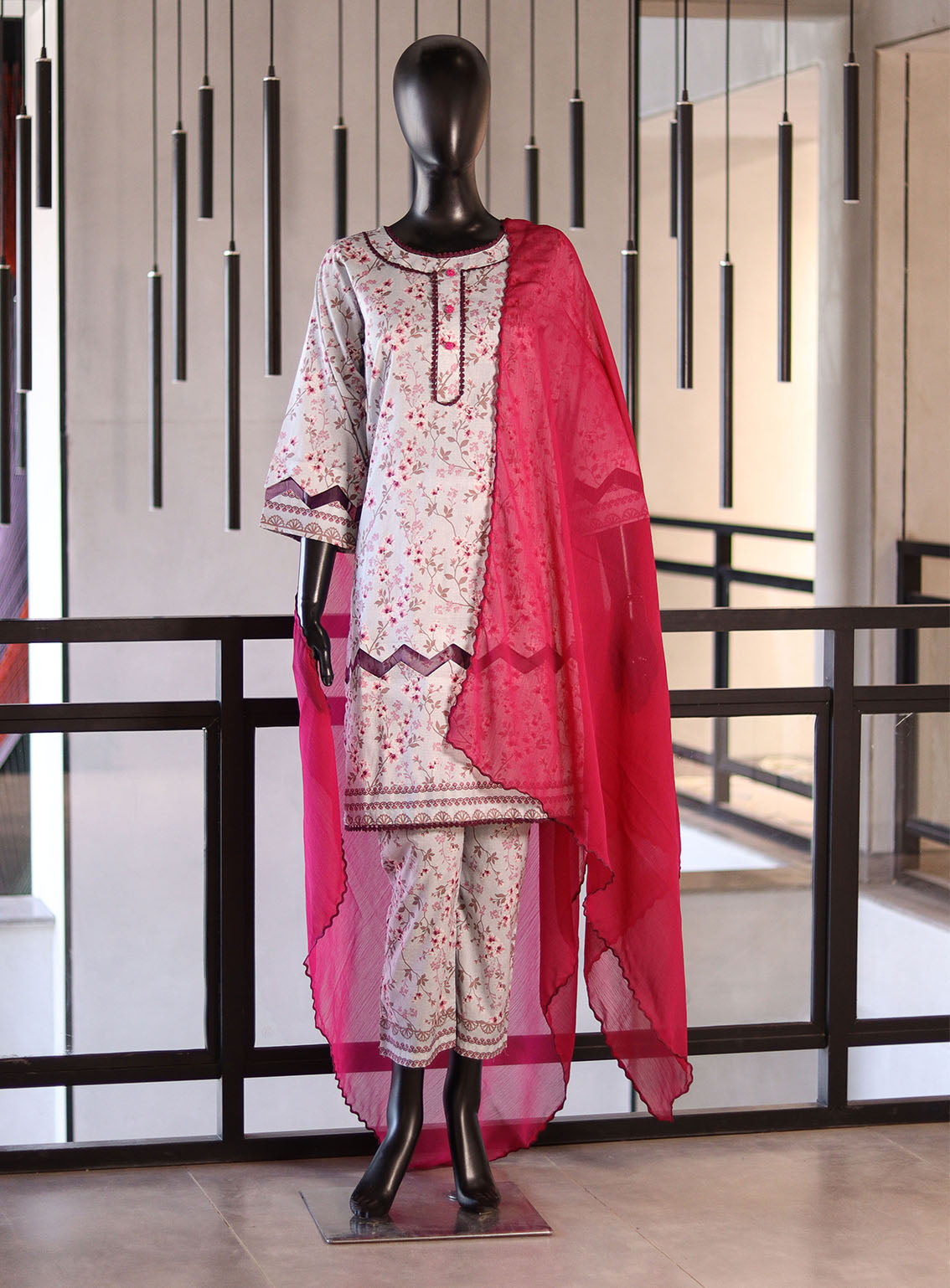 Royal Fashion Printed Lawn Suits Stitched 3 Piece - RF25PL 08 Royal Fashion Printed Lawn Suits Stitched 3 Piece - RF25PL 08