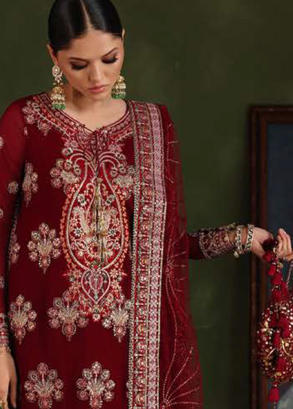 Royale Eternel By Roheenaz Embroidered Chiffon 3 Piece Unstitched Suit RNZ26REC D-01 IMPERIAL GRACE Royale Eternel By Roheenaz Embroidered Chiffon 3 Piece Unstitched Suit RNZ26REC D-01 IMPERIAL GRACE