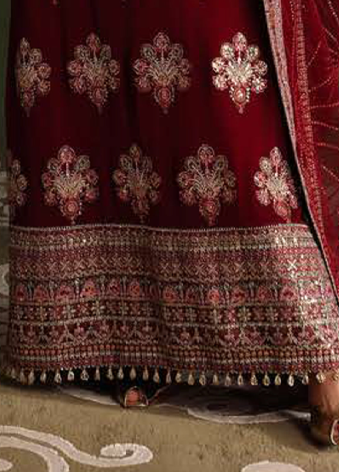 Royale Eternel By Roheenaz Embroidered Chiffon 3 Piece Unstitched Suit RNZ26REC D-01 IMPERIAL GRACE Royale Eternel By Roheenaz Embroidered Chiffon 3 Piece Unstitched Suit RNZ26REC D-01 IMPERIAL GRACE